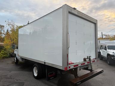 Ford E-Series Cutaway 2022 - Thumbnail 3