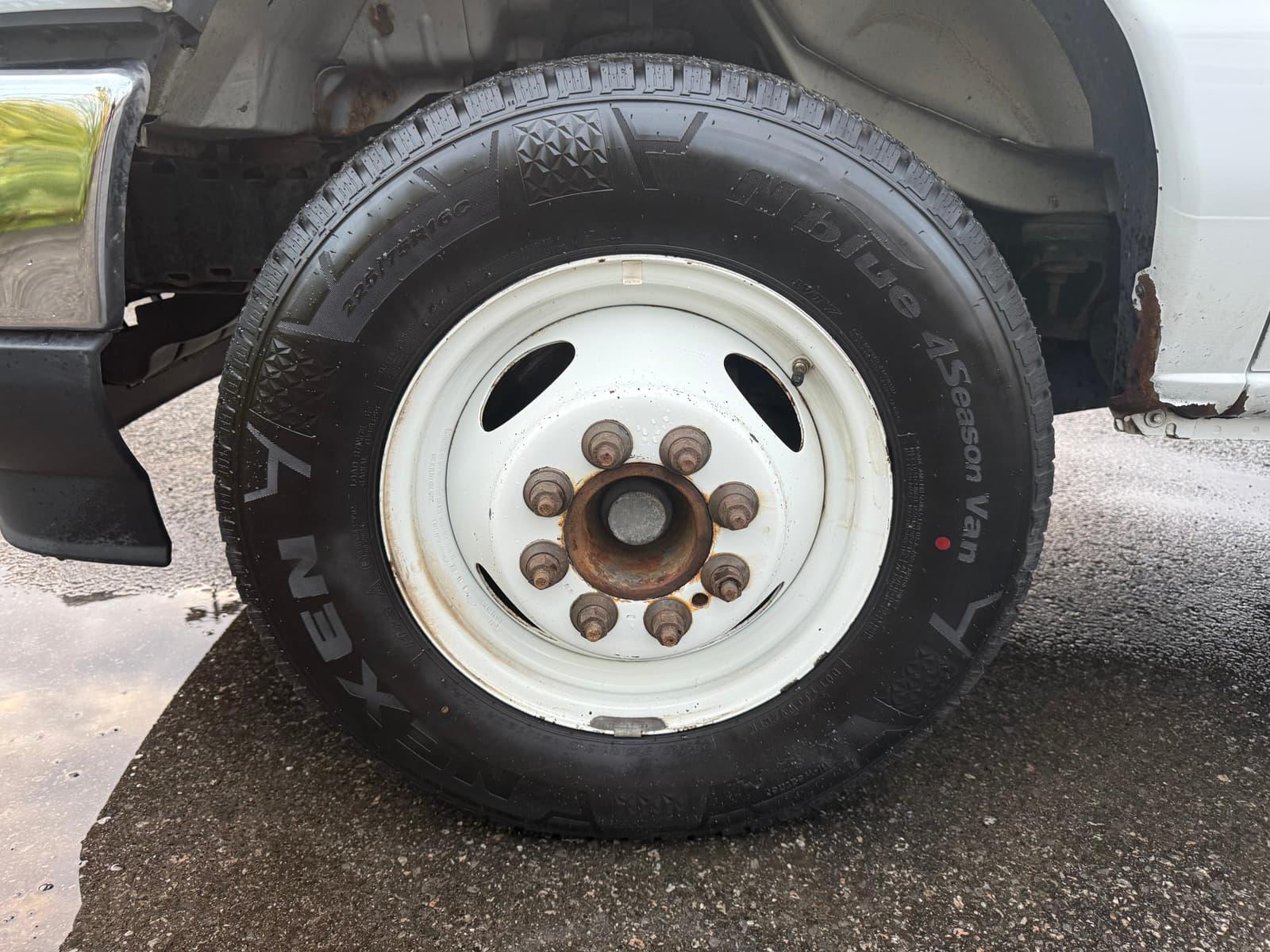 Ford E-Series Cutaway 2022 - Image 10