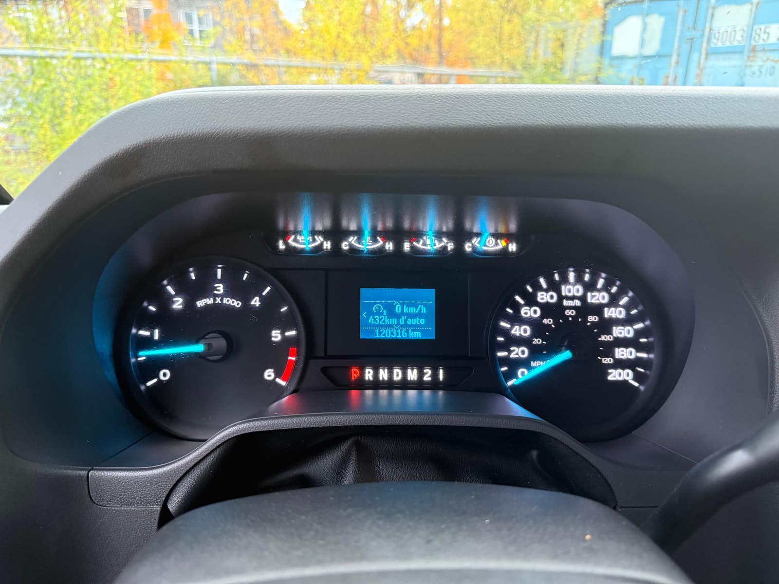 Ford E-Series Cutaway 2022 - Image 16