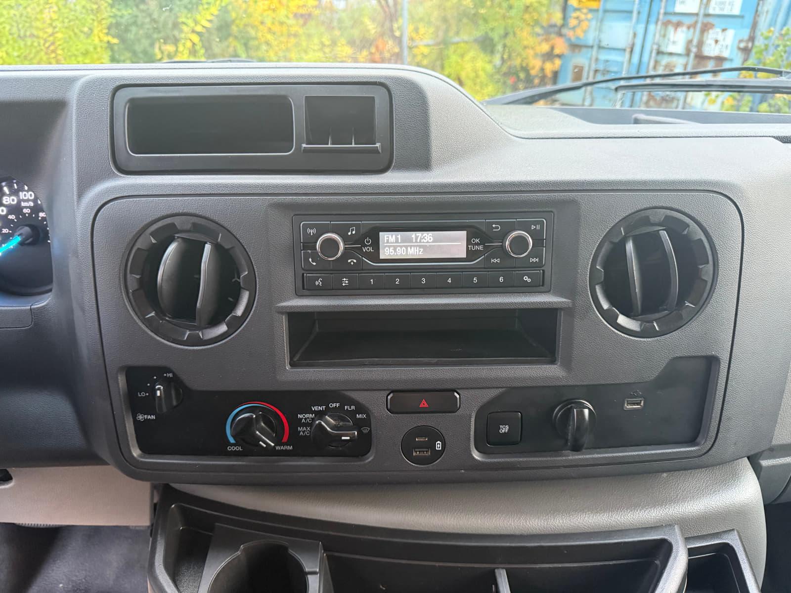 Ford E-Series Cutaway 2022 - Image 17