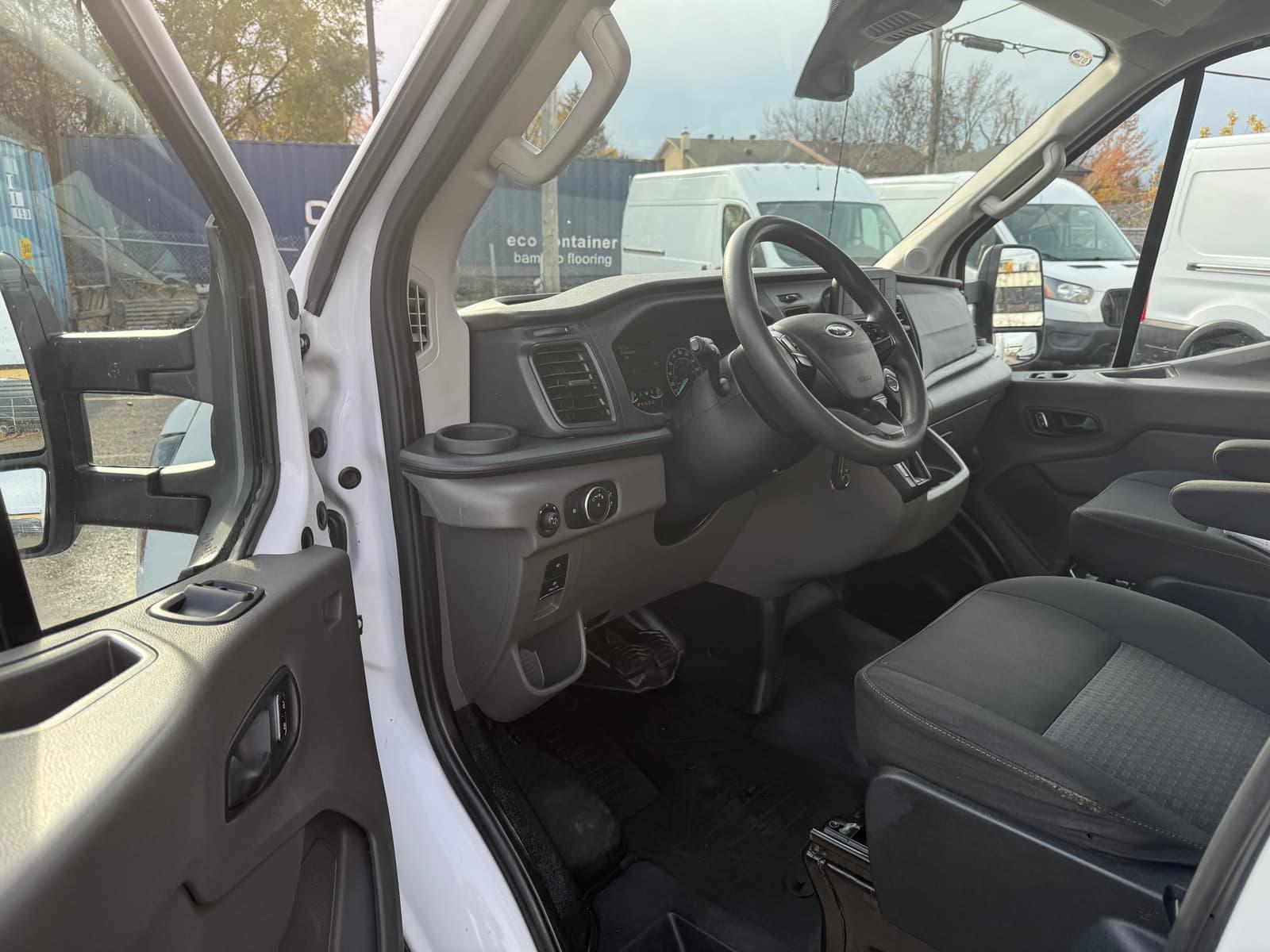 Ford Transit Cutaway 2023 - Image 11