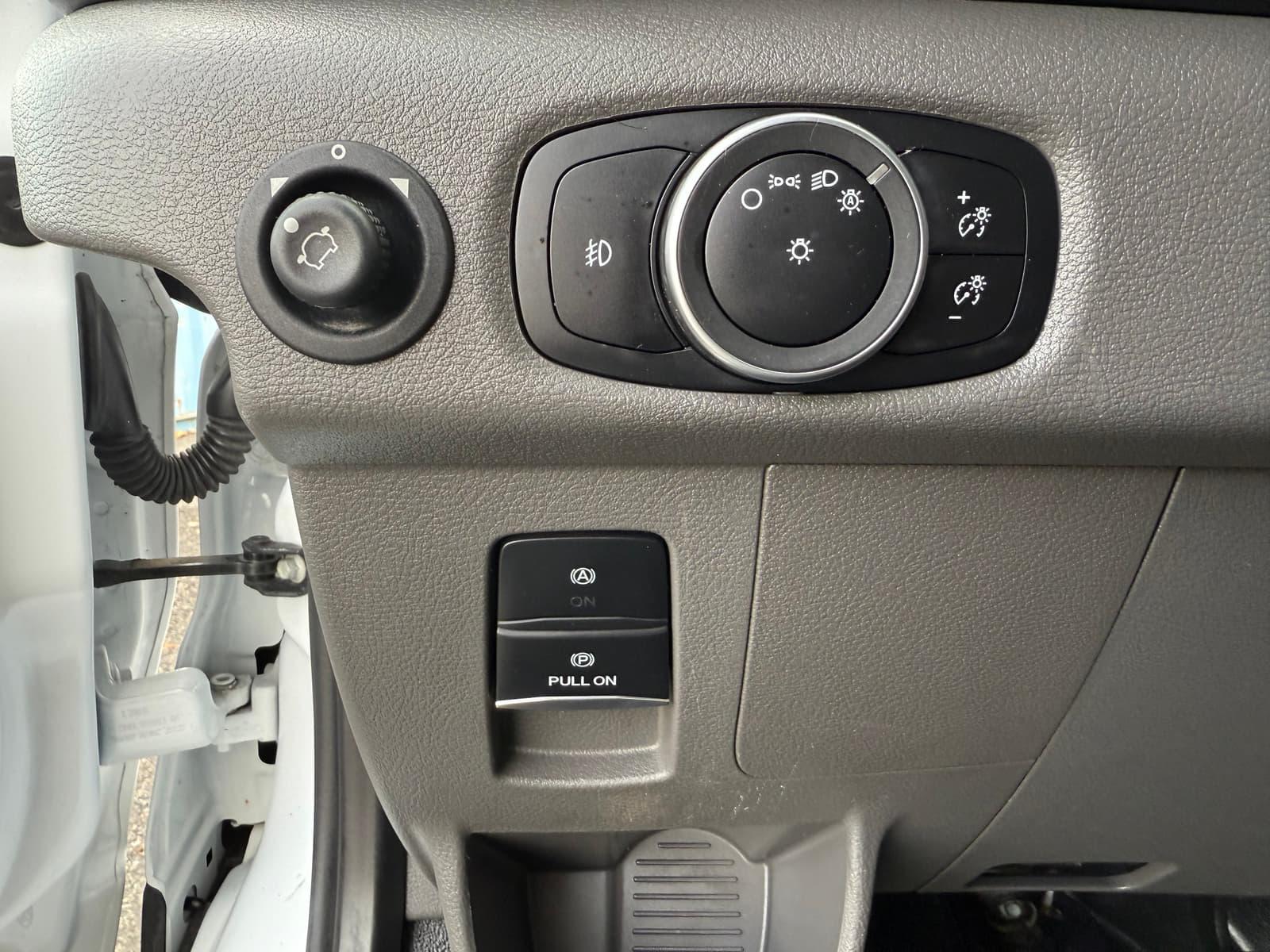 Ford Transit Cutaway 2023 - Image 16