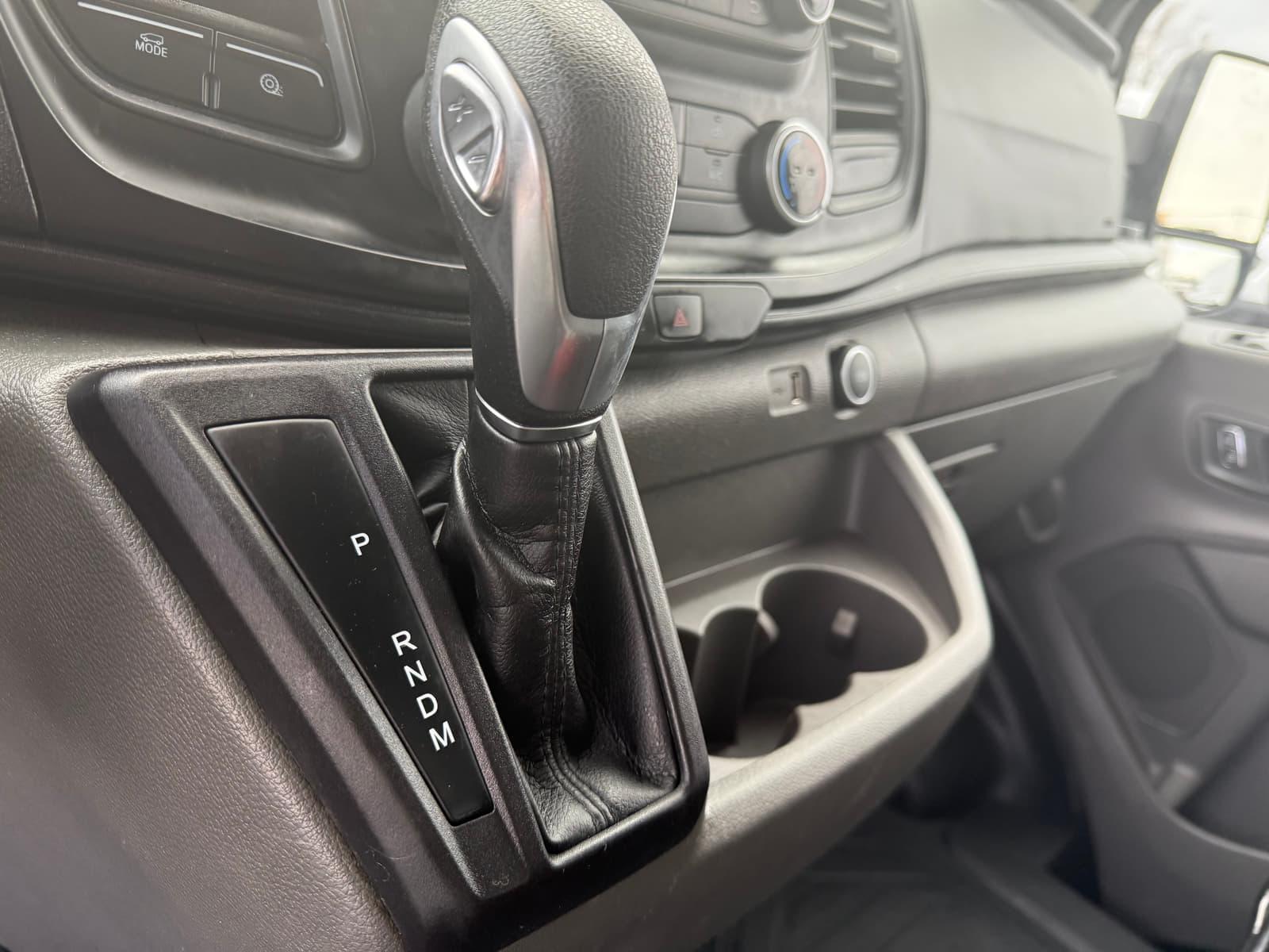 Ford Transit Cutaway 2023 - Image 18