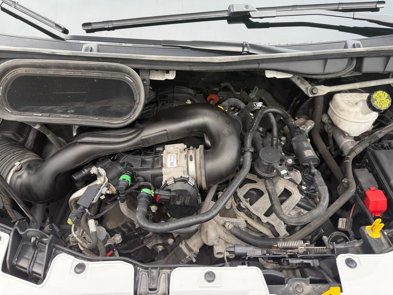 Ford Transit Cutaway 2023 - Image 22