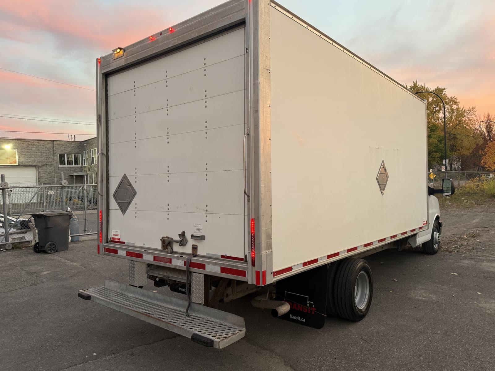 Chevrolet Express Cutaway 2019 - Image 5