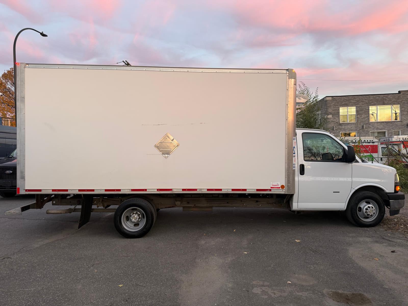 Chevrolet Express Cutaway 2019 - Image 6