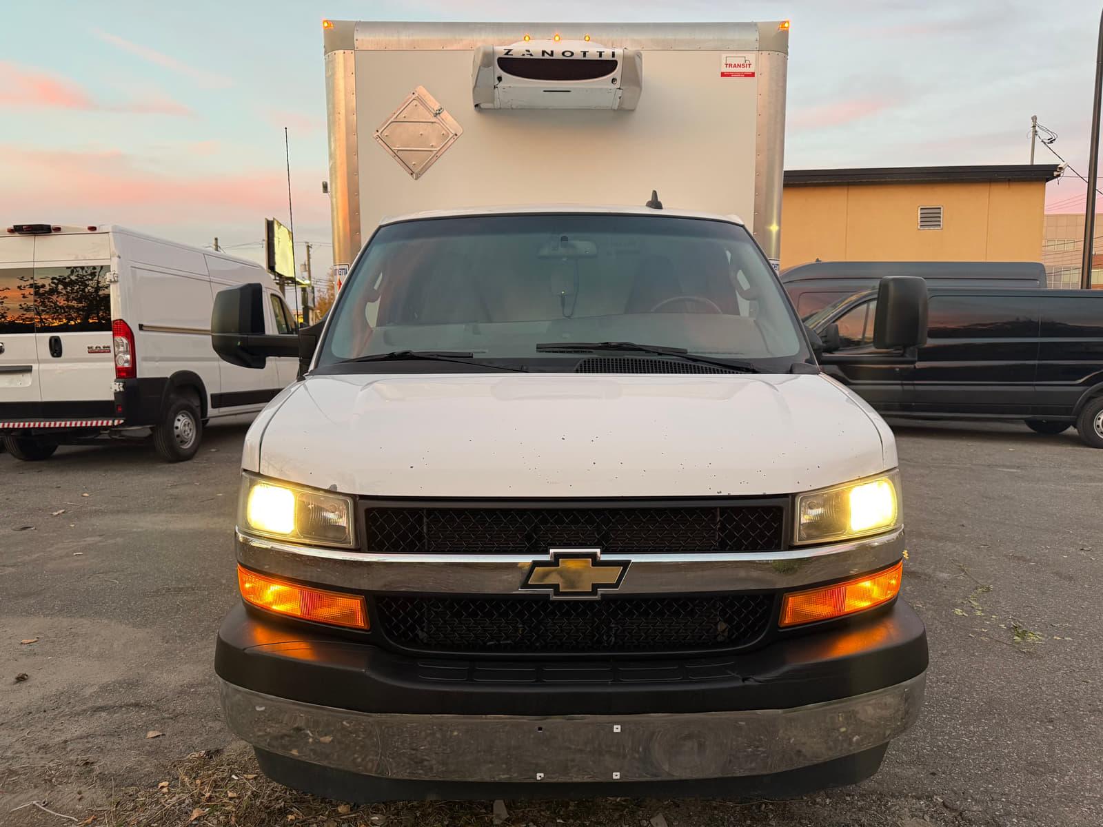 Chevrolet Express Cutaway 2019 - Image 8