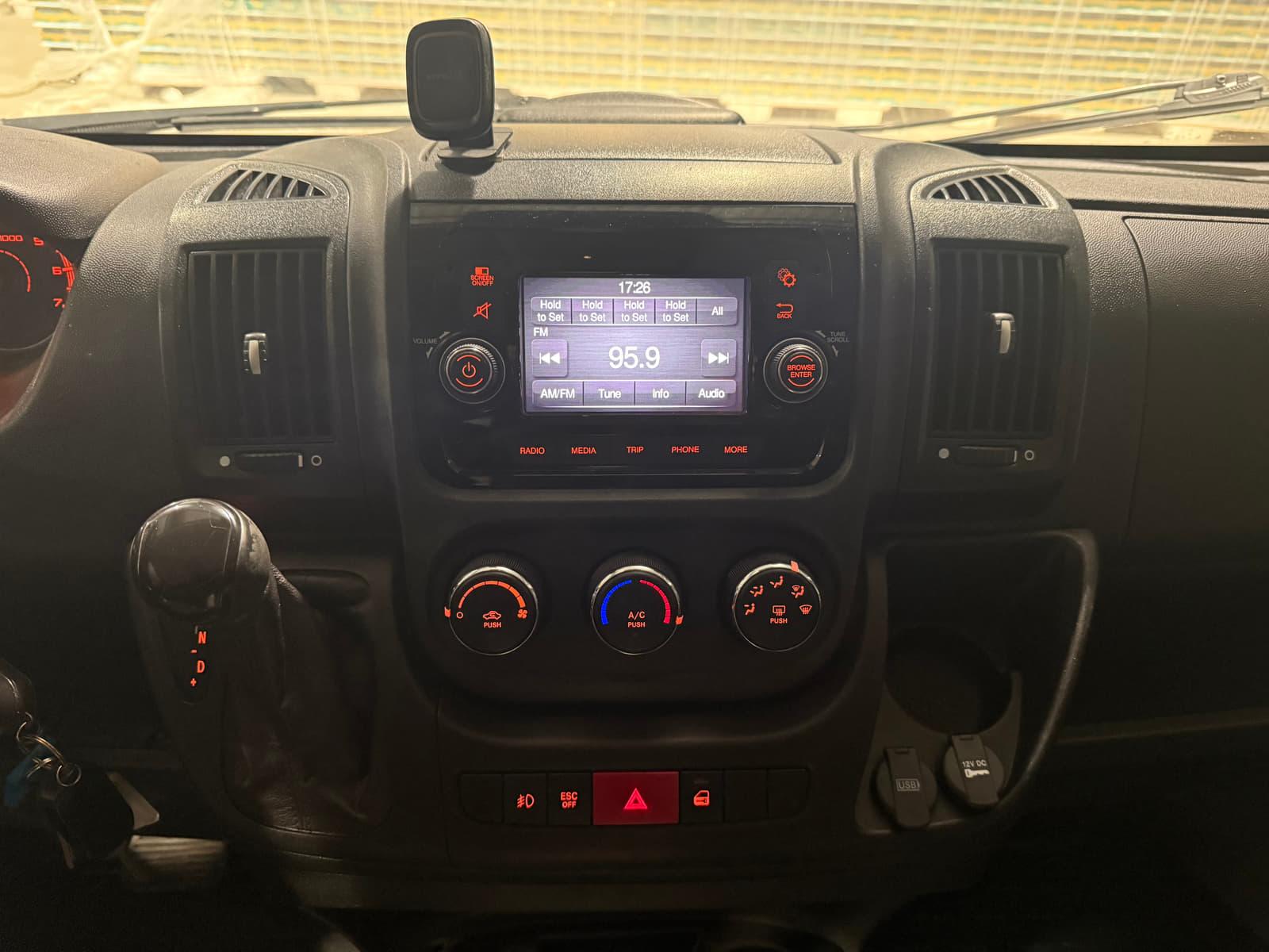 Ram ProMaster Cargo Van 2021 - Image 18