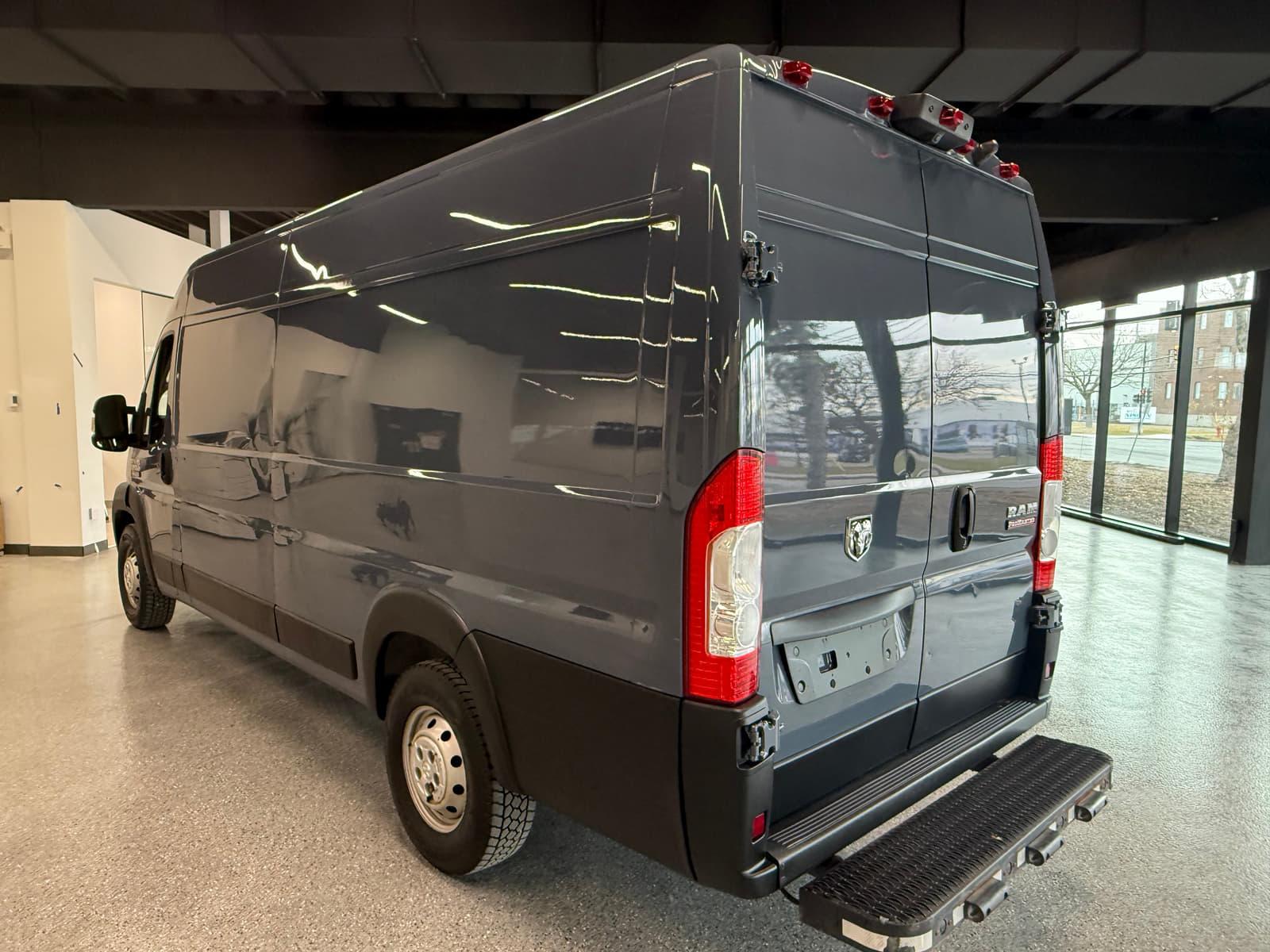 Ram ProMaster Cargo Van 2022 - Image 3