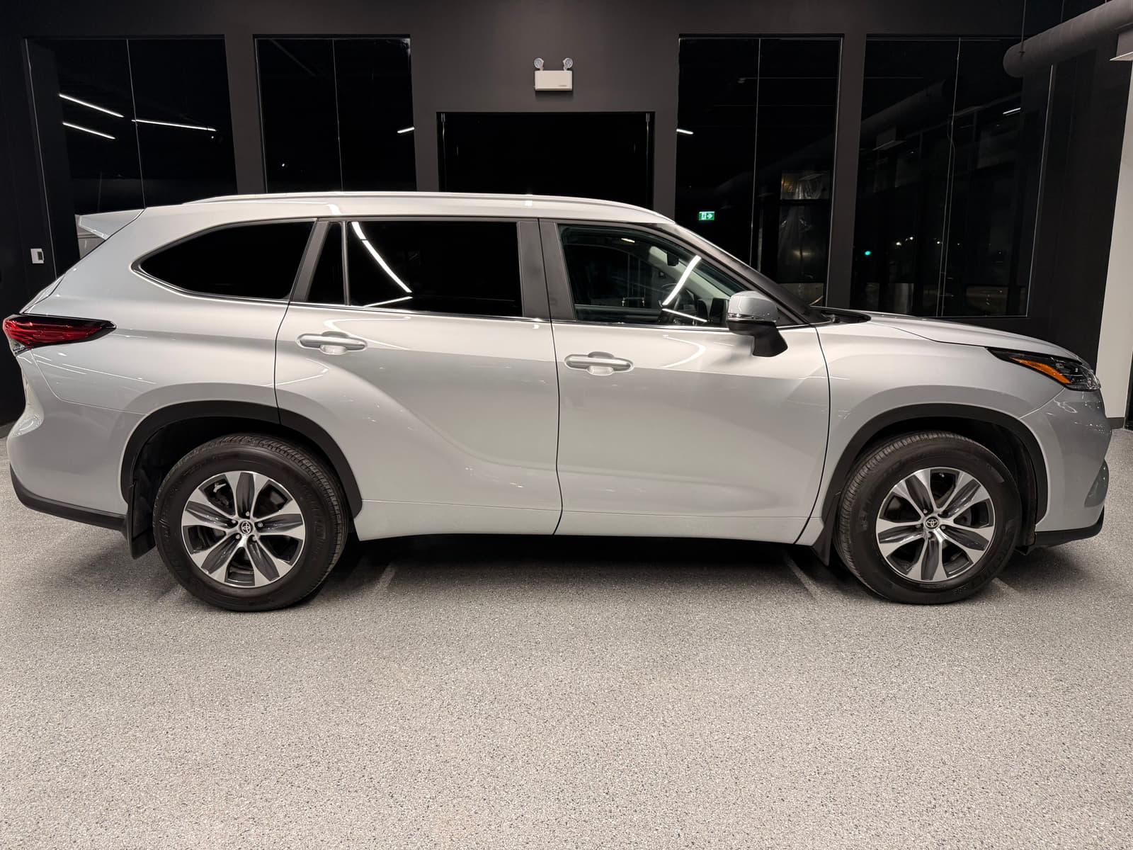 Toyota Highlander 2023 - Image 6