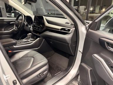 Toyota Highlander 2023 - Thumbnail 12