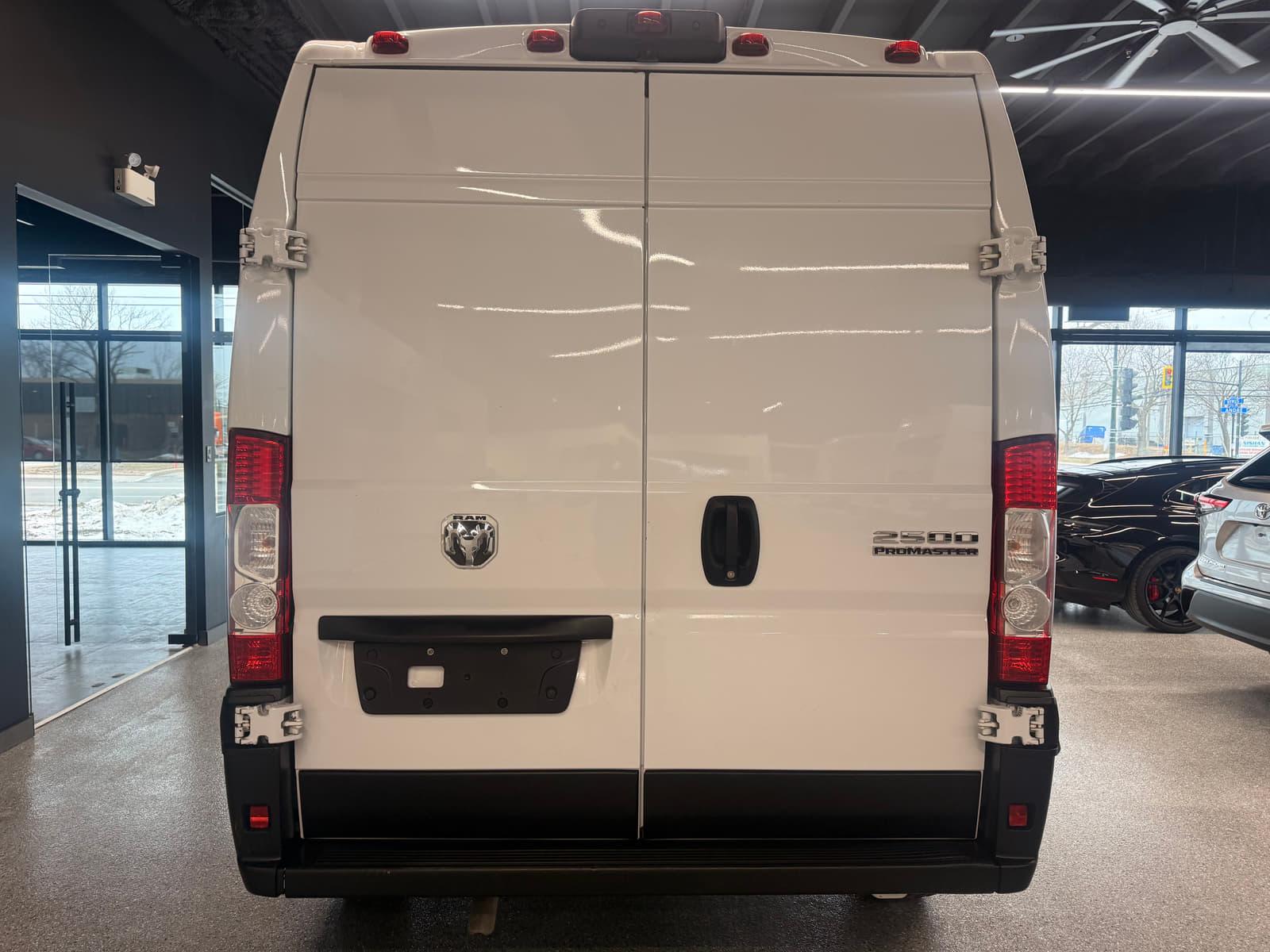 Ram ProMaster Cargo Van 2023 - Image 4