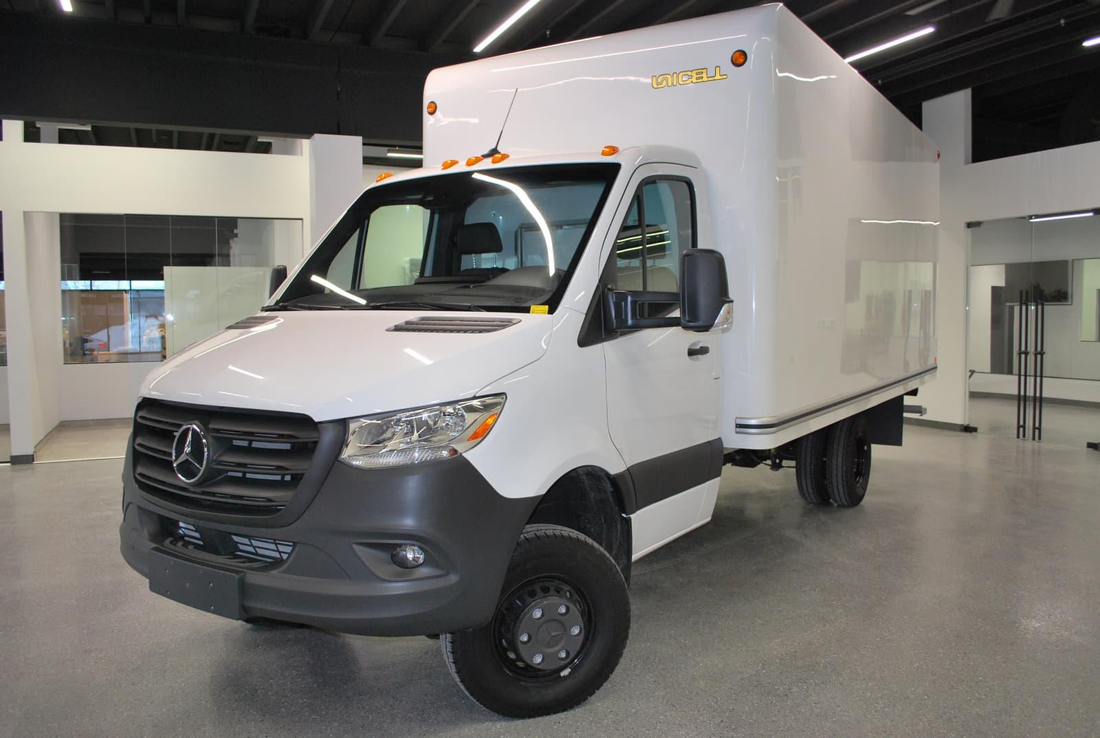 Mercedes-Benz Sprinter Cab Chassis 2024 - Image 1