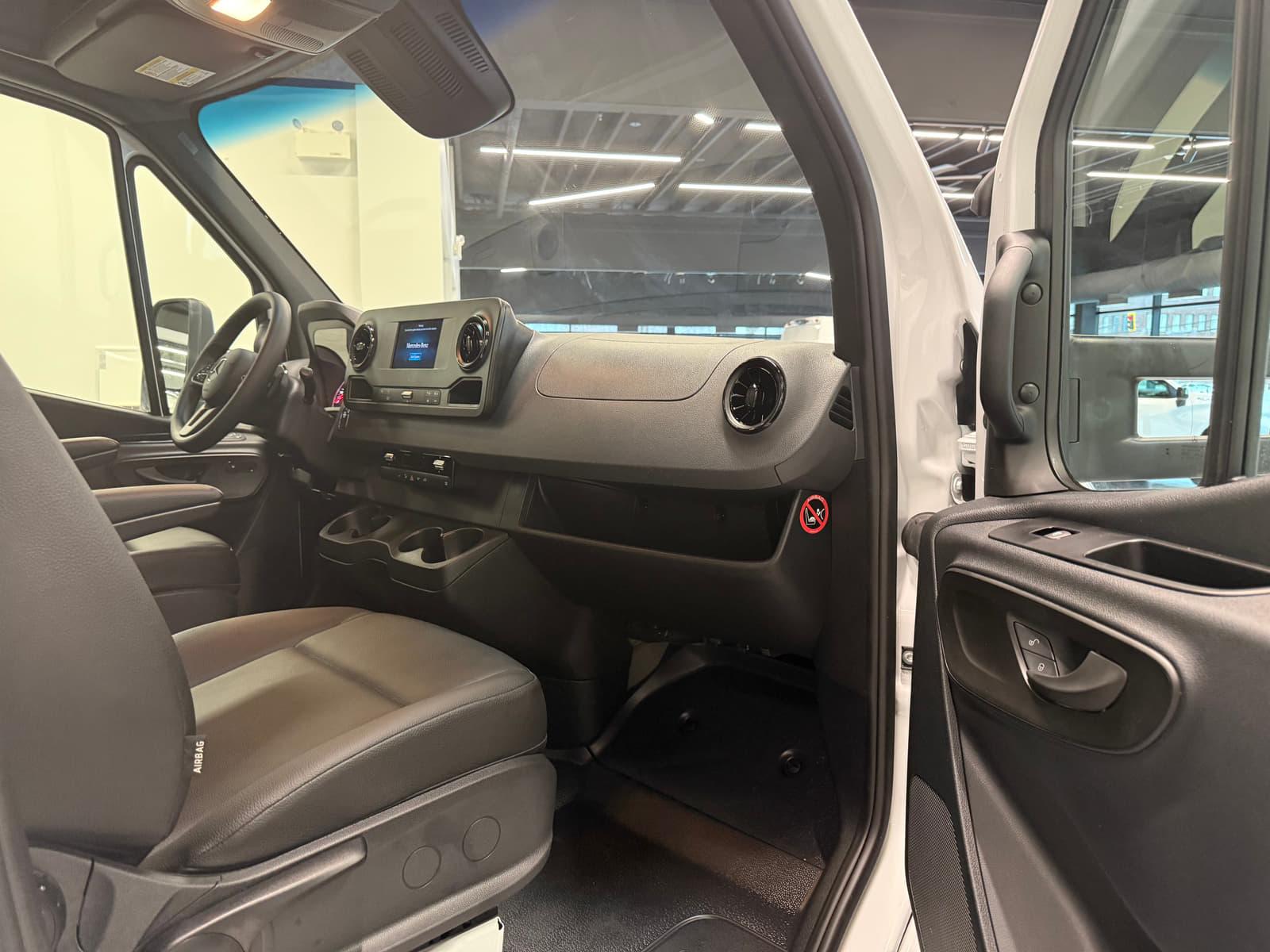 Mercedes-Benz Sprinter Cab Chassis 2024 - Image 11