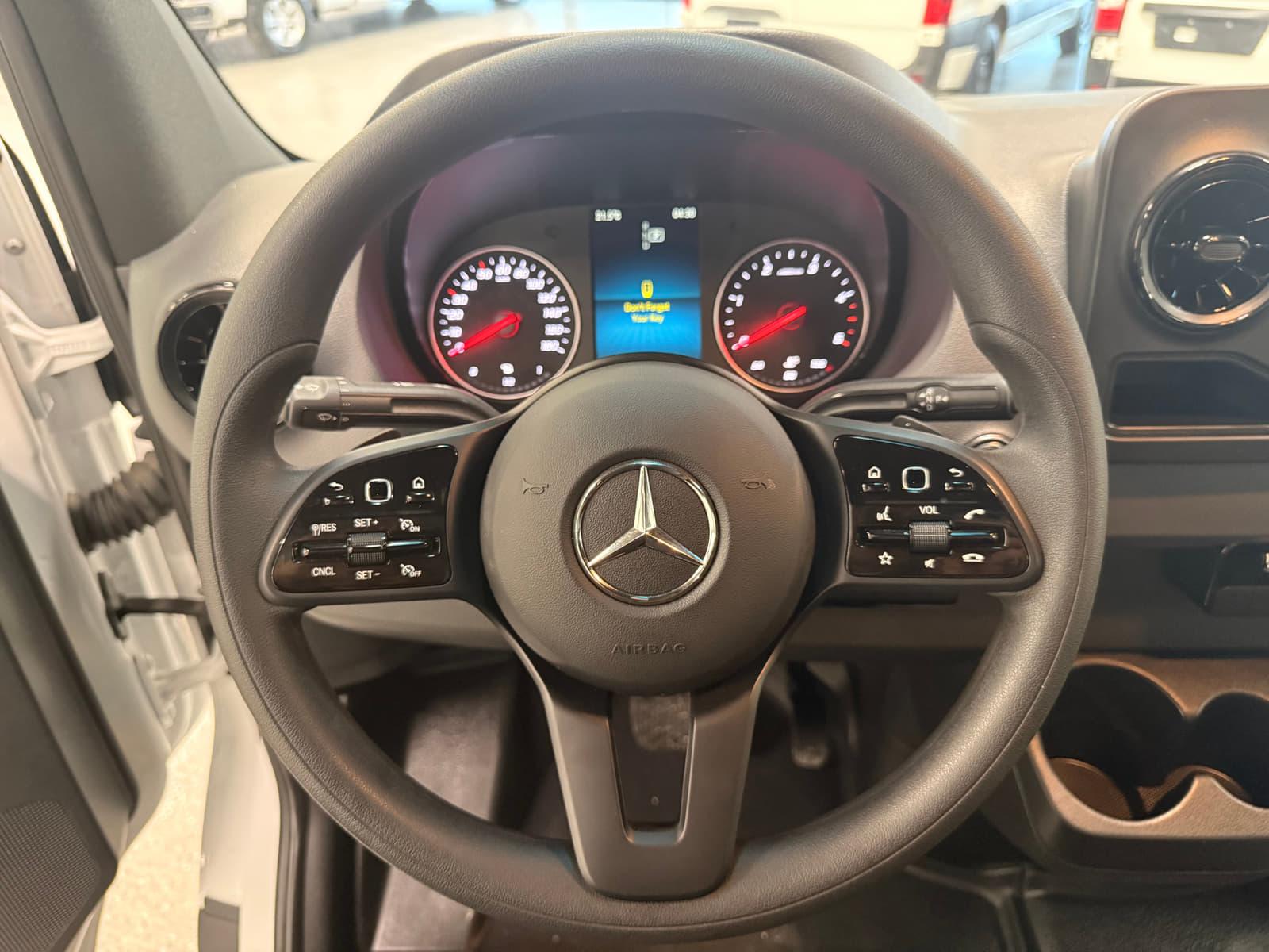 Mercedes-Benz Sprinter Cab Chassis 2024 - Image 15