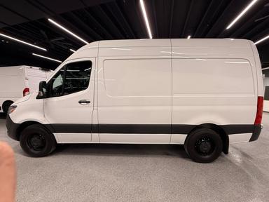 Mercedes-Benz Sprinter Cargo Van 2024 - Thumbnail 2