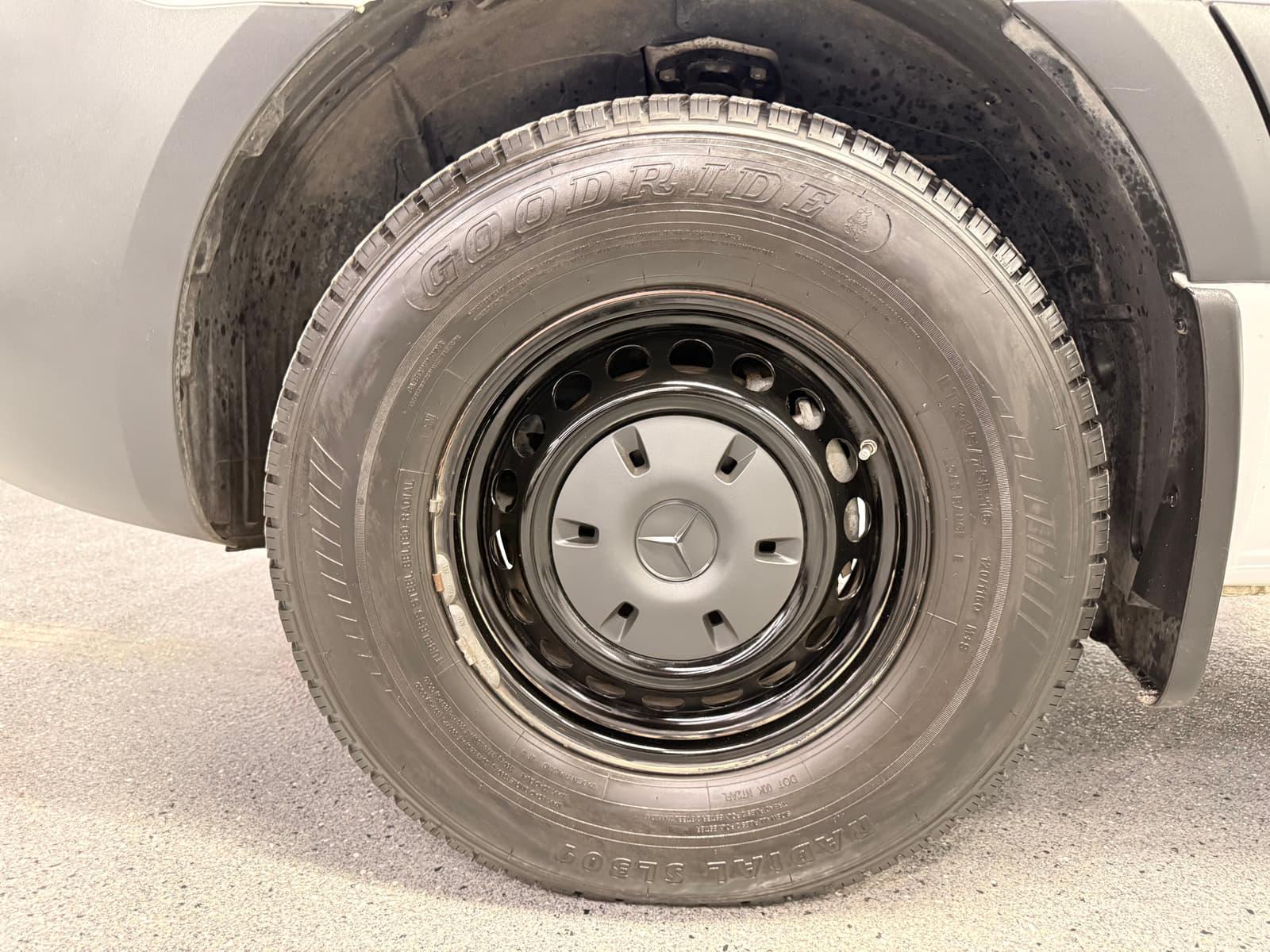 Mercedes-Benz Sprinter Cargo Van 2024 - Image 9