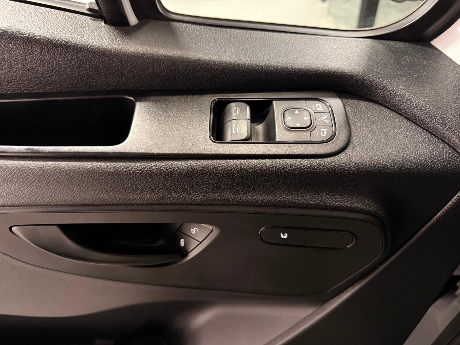 Mercedes-Benz Sprinter Cargo Van 2024 - Image 15