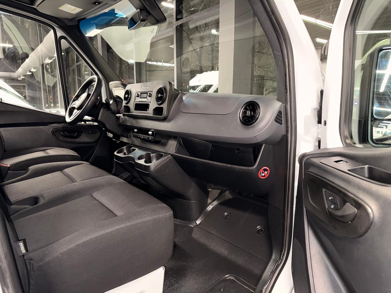 Mercedes-Benz Sprinter Cargo Van 2024 - Image 23