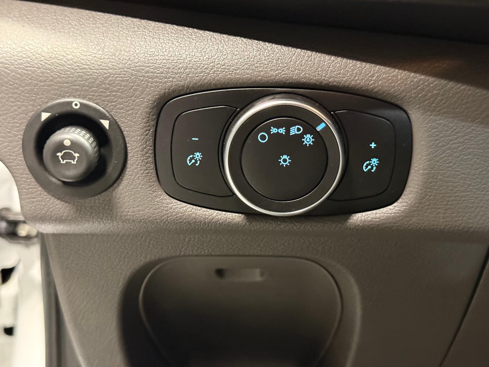 Ford Transit Cargo Van 2020 - Image 22