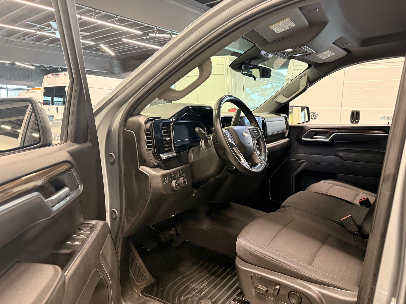 Chevrolet Silverado 1500 2025 - Image 12