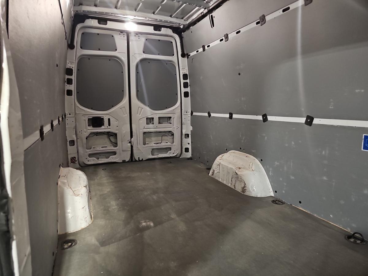 Mercedes-Benz Sprinter Cargo Van 2019 - Image 11