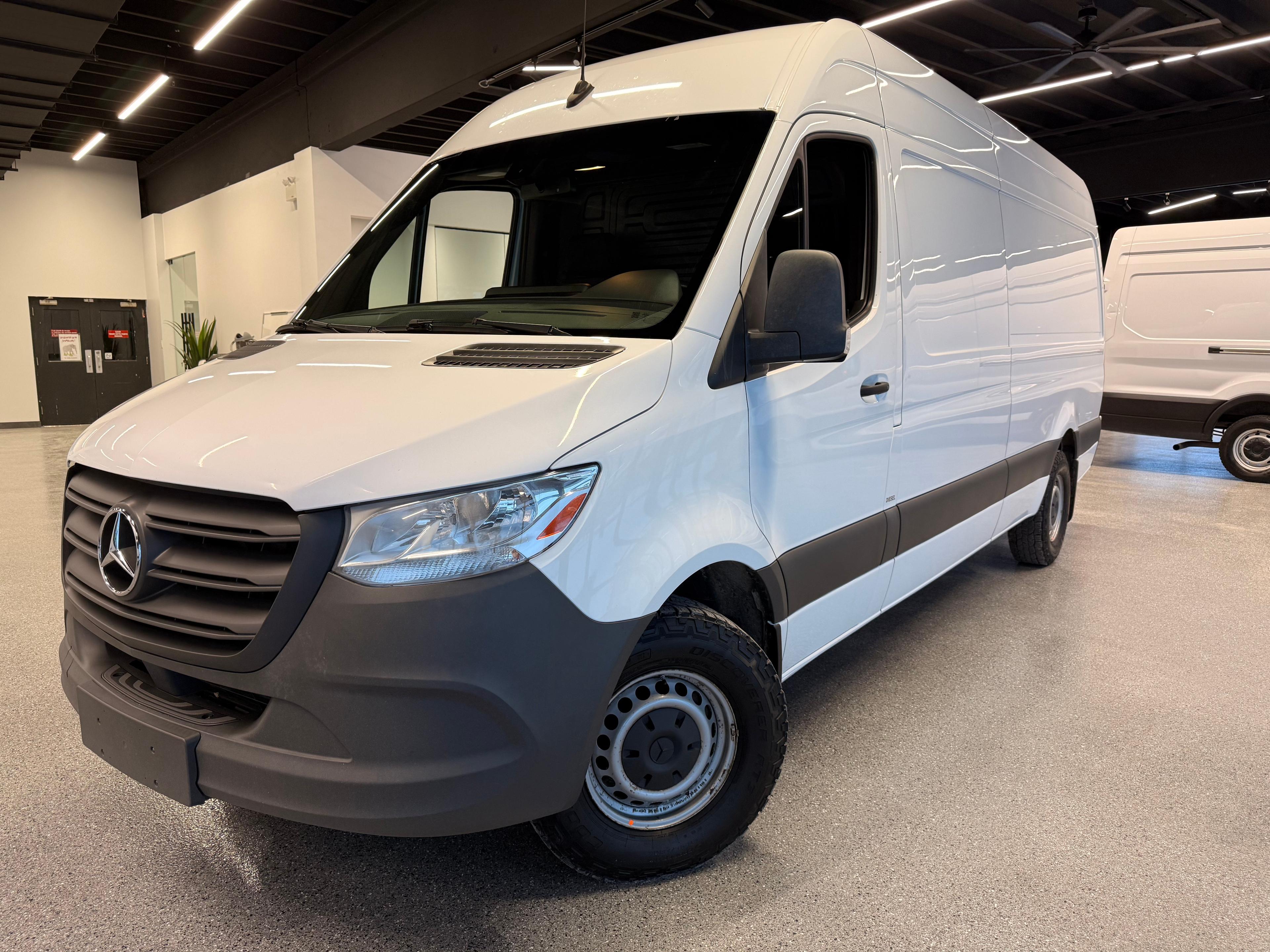 Mercedes-Benz Sprinter Cargo Van 2022 - Image 1