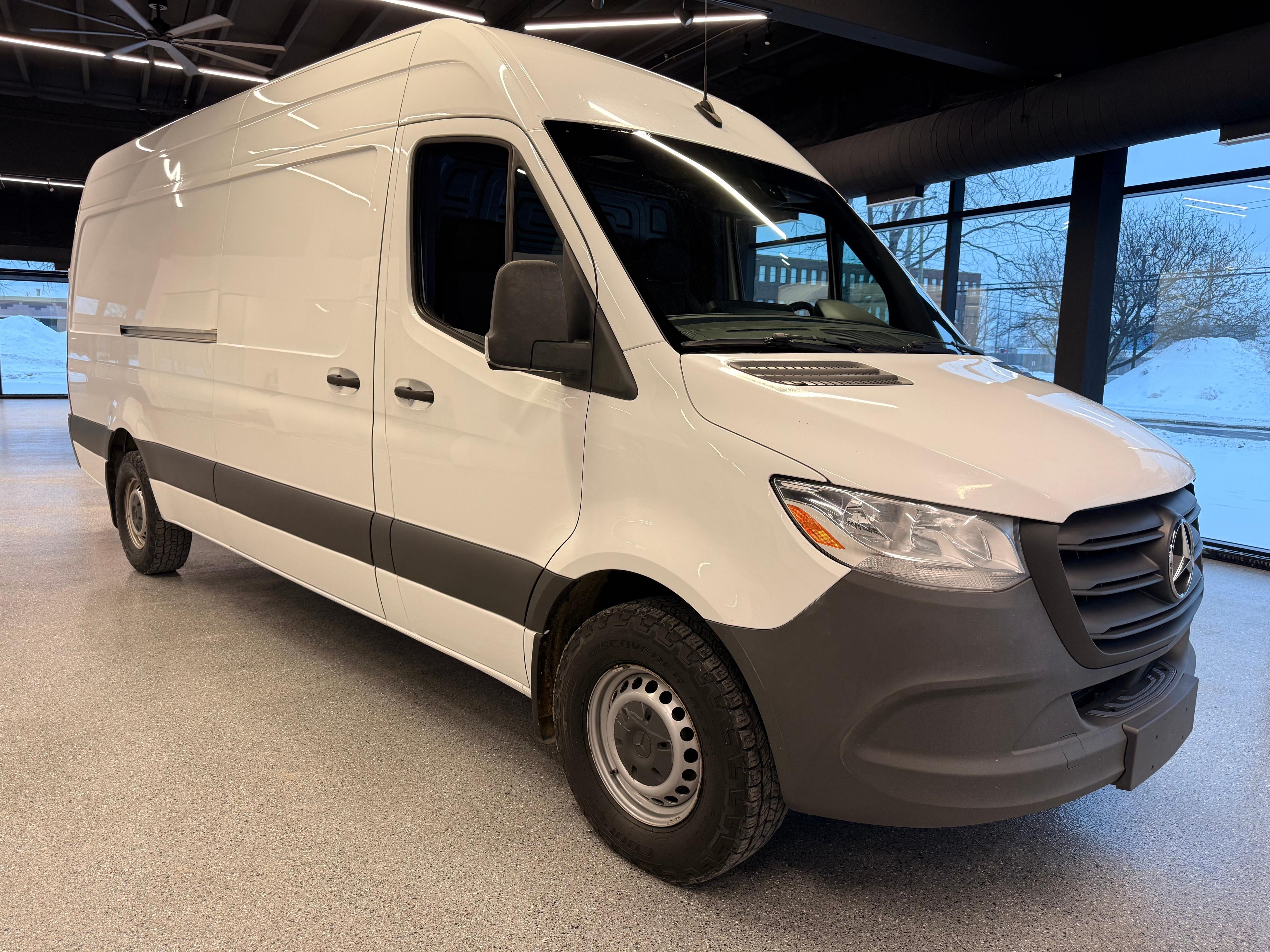Mercedes-Benz Sprinter Cargo Van 2022 - Image 7