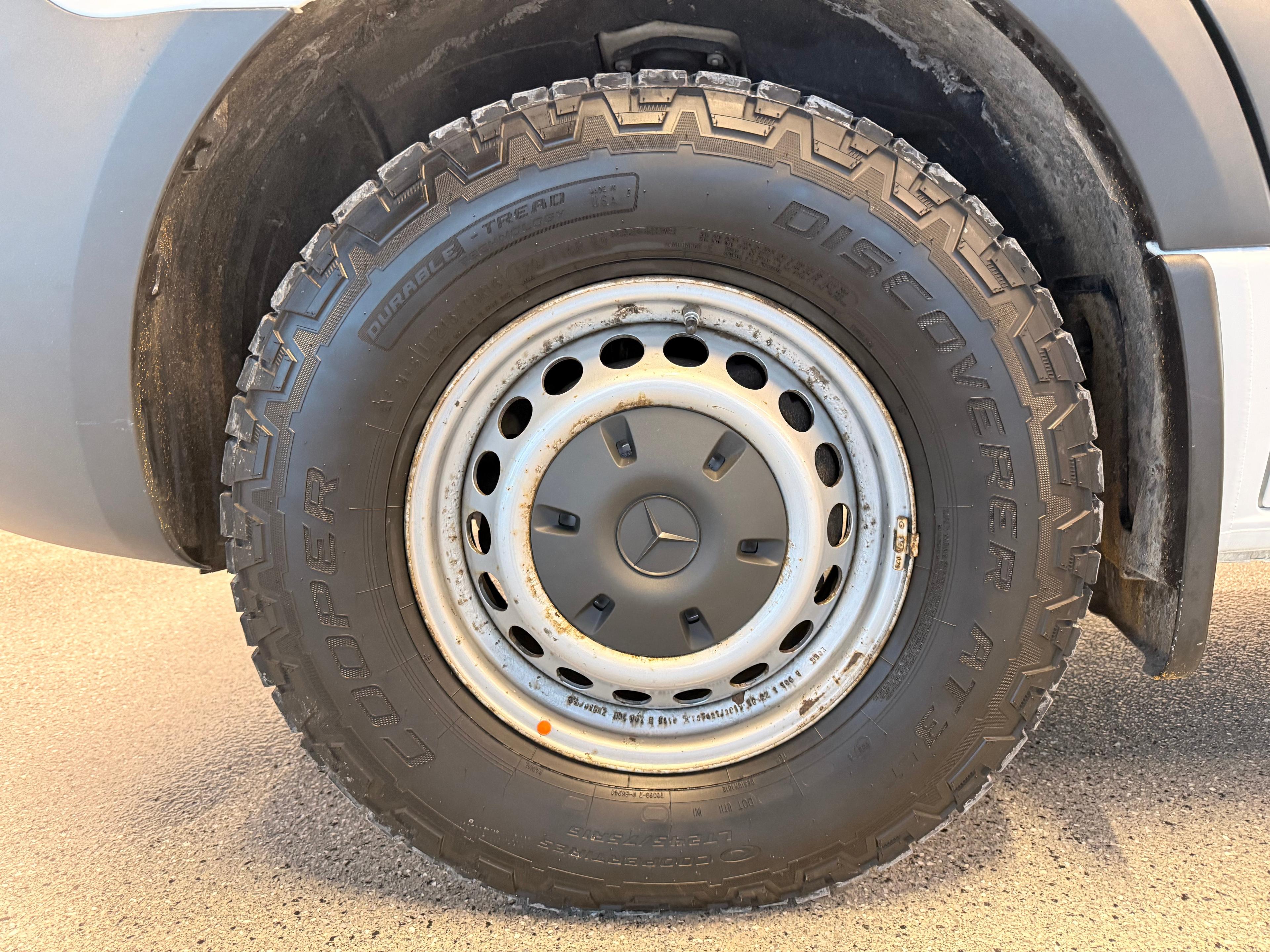 Mercedes-Benz Sprinter Cargo Van 2022 - Image 10