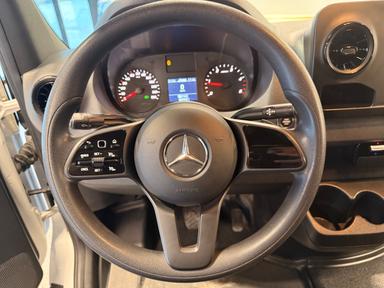 Mercedes-Benz Sprinter Cargo Van 2022 - Thumbnail 16