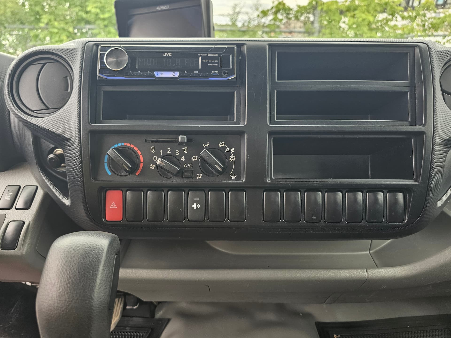 Hino 155 2020 - Image 19