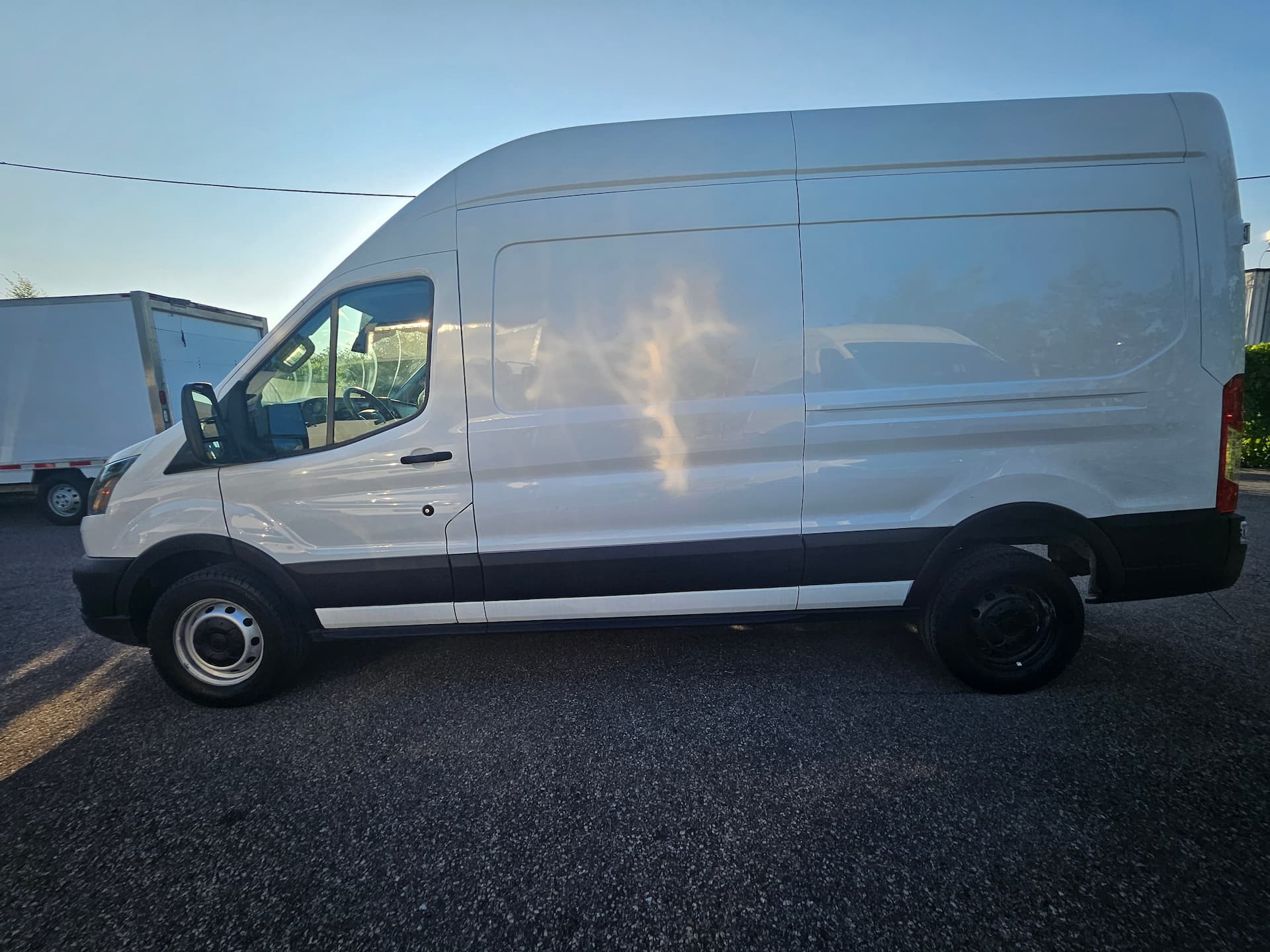 Ford Transit Cargo Van 2022 - Image 2