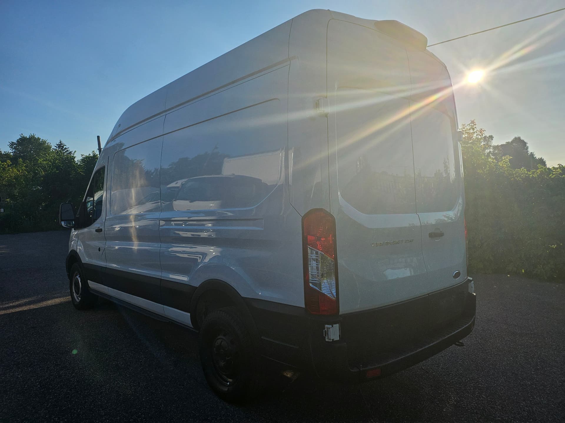 Ford Transit Cargo Van 2022 - Image 3