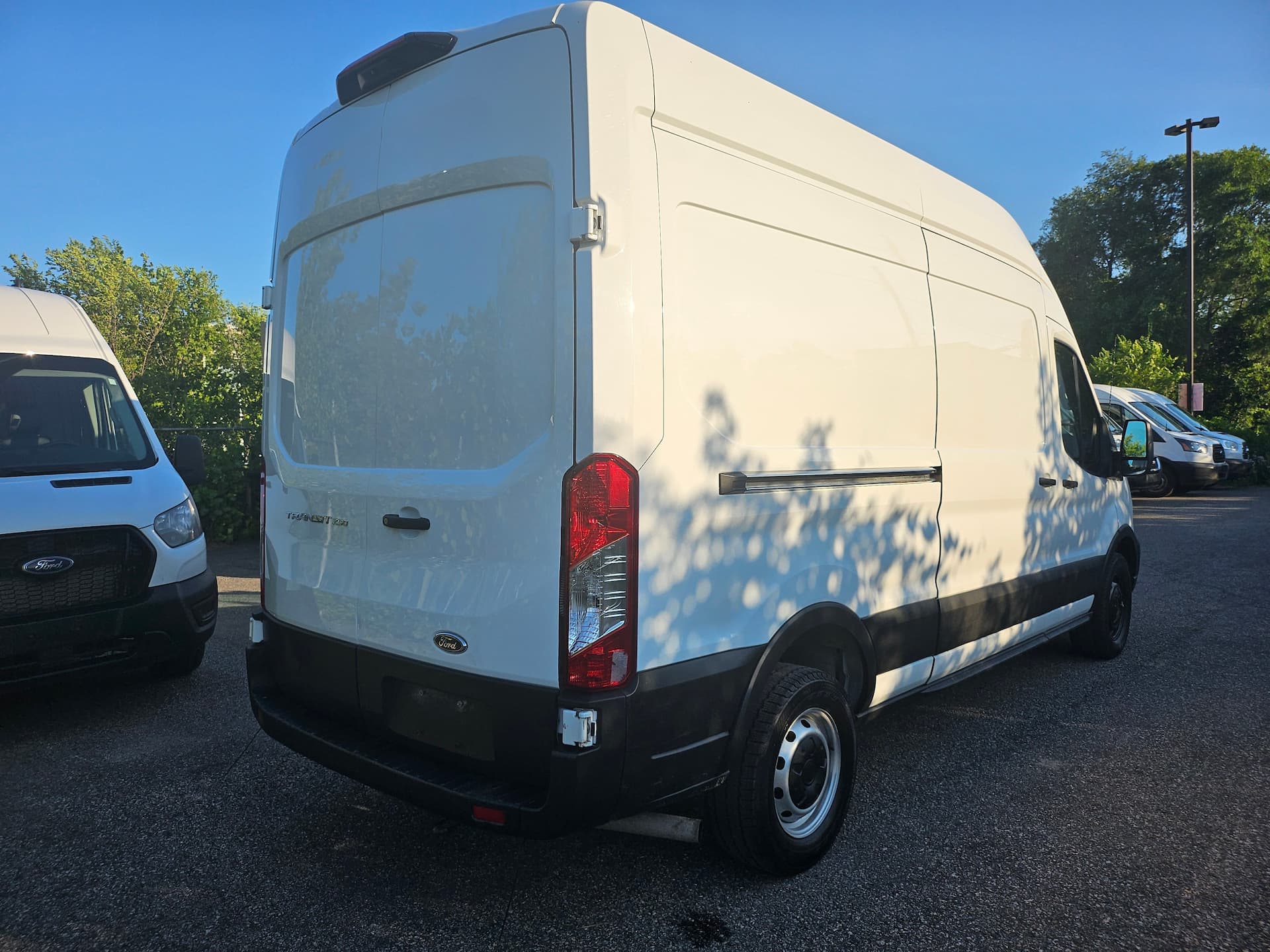 Ford Transit Cargo Van 2022 - Image 5