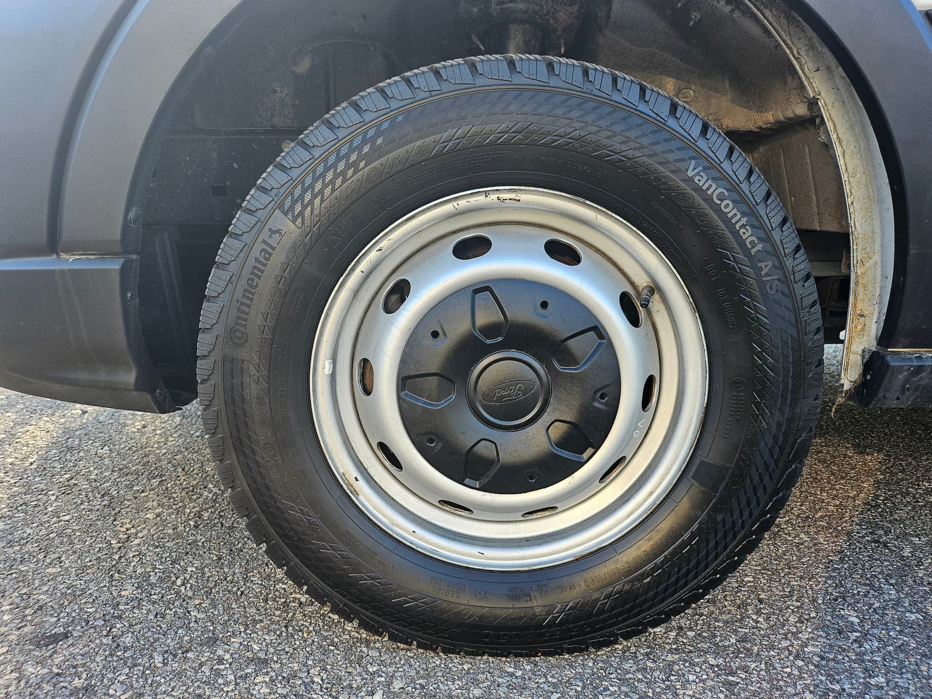 Ford Transit Cargo Van 2022 - Image 10