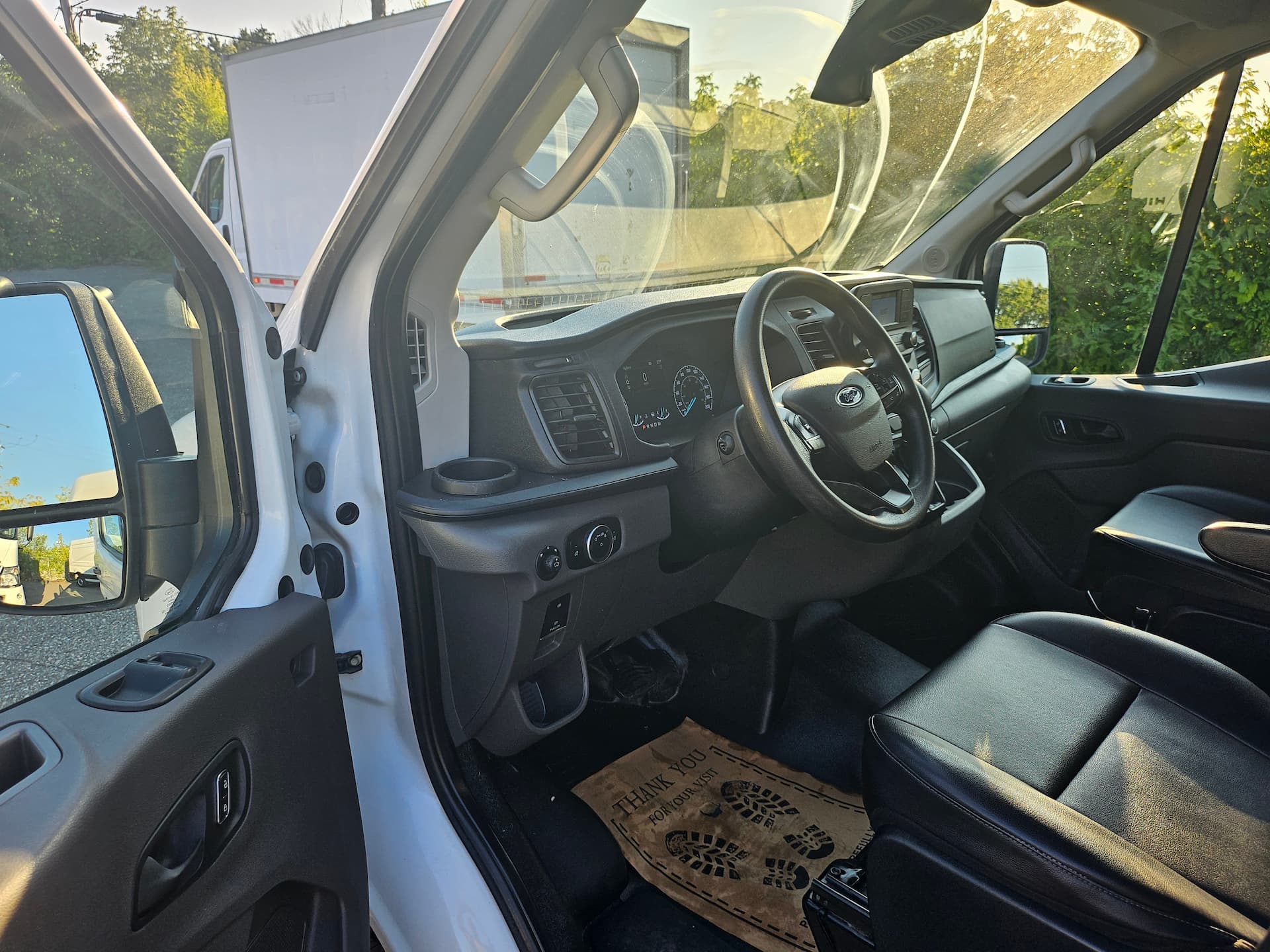 Ford Transit Cargo Van 2022 - Image 11