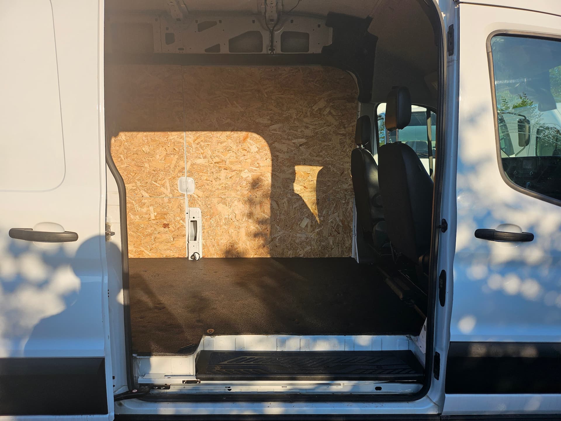 Ford Transit Cargo Van 2022 - Image 13