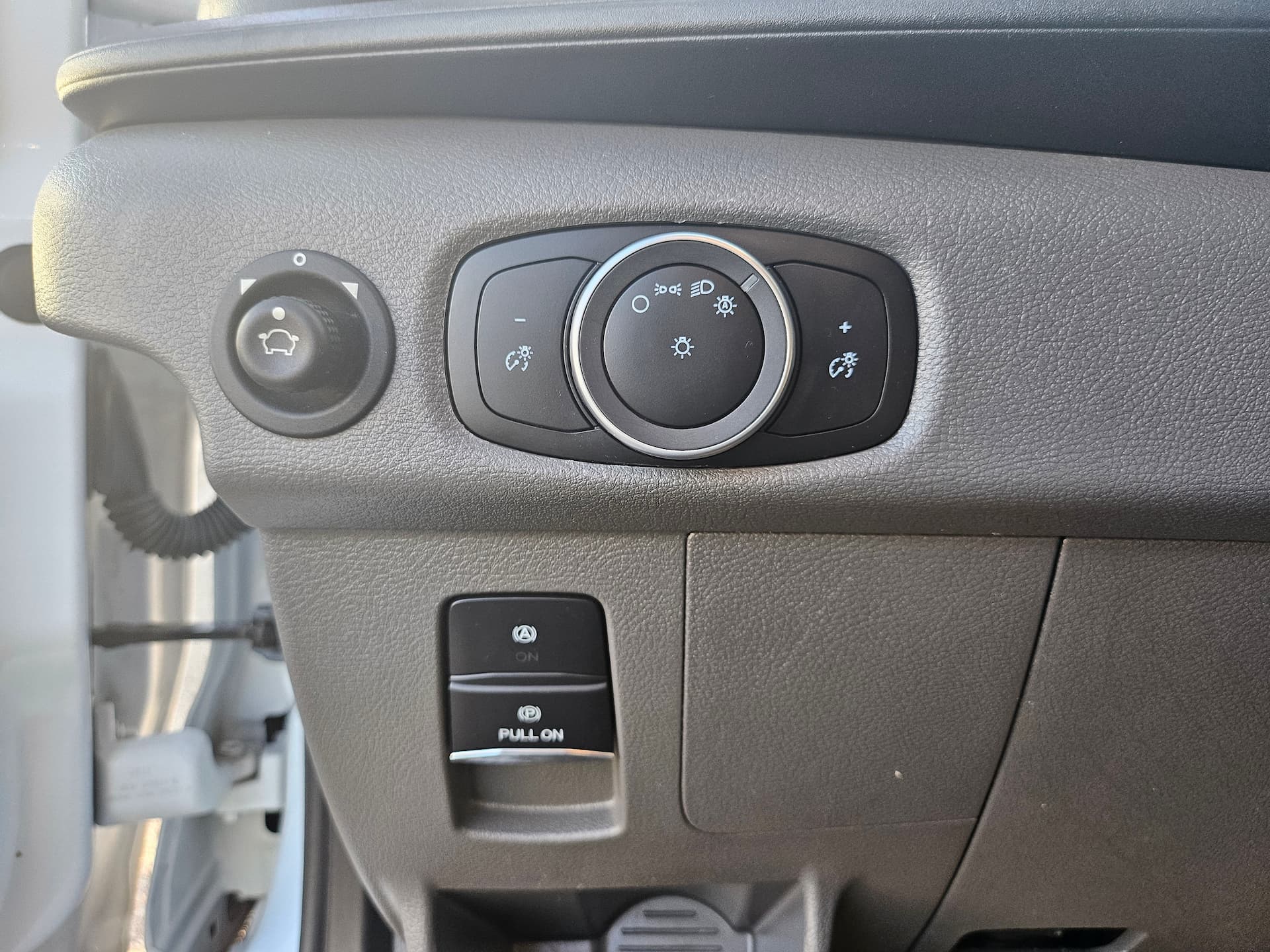 Ford Transit Cargo Van 2022 - Image 19