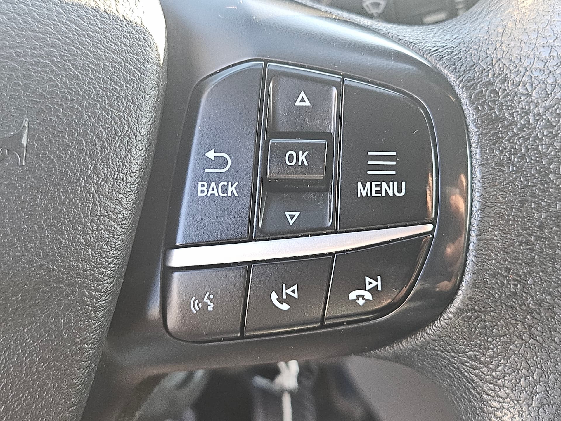 Ford Transit Cargo Van 2022 - Image 24