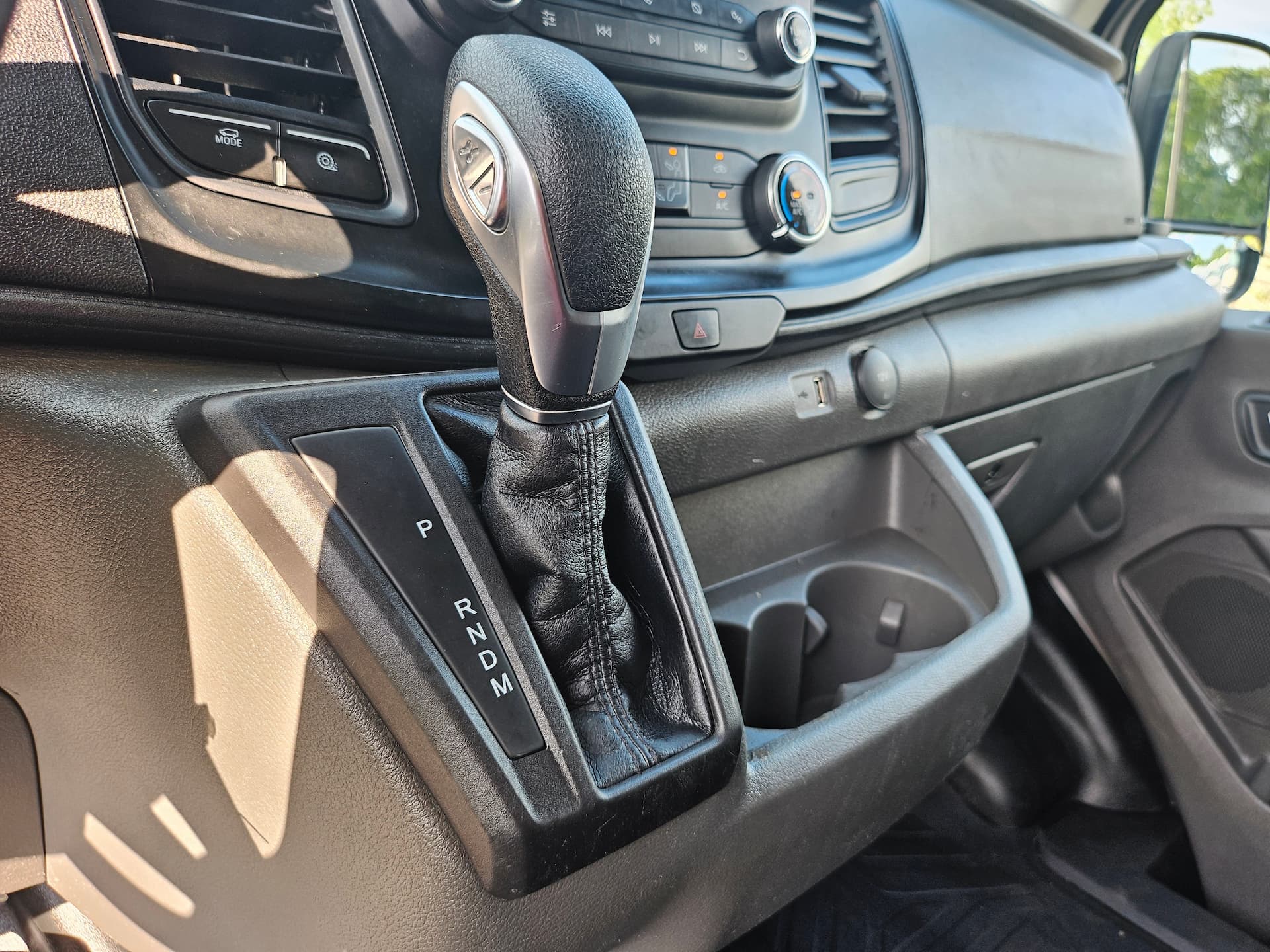 Ford Transit Cargo Van 2024 - Image 18