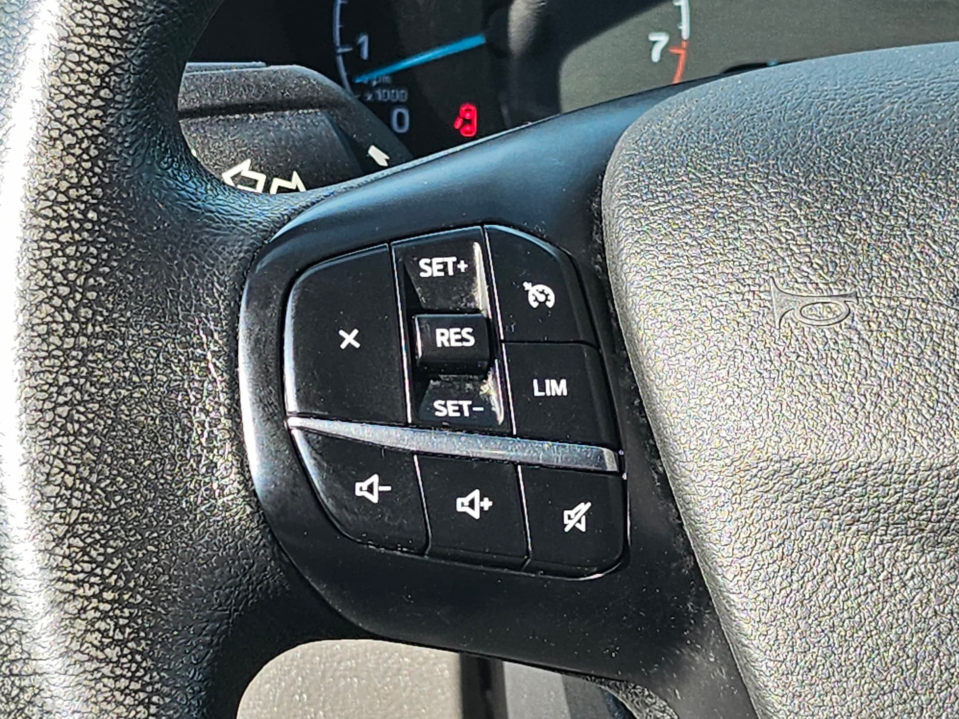 Ford Transit Cargo Van 2024 - Image 23