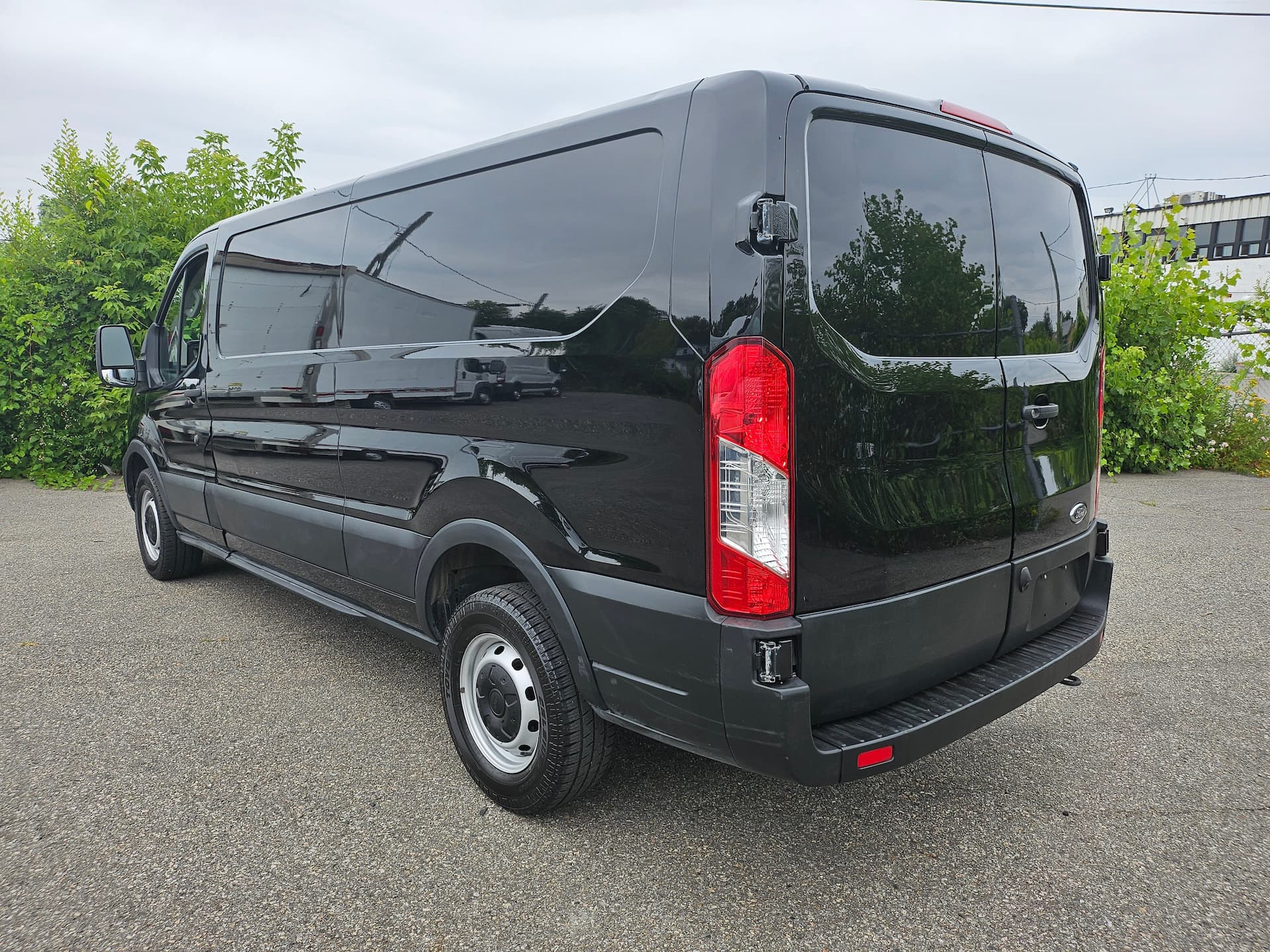 Ford Transit Cargo Van 2023 - Image 3