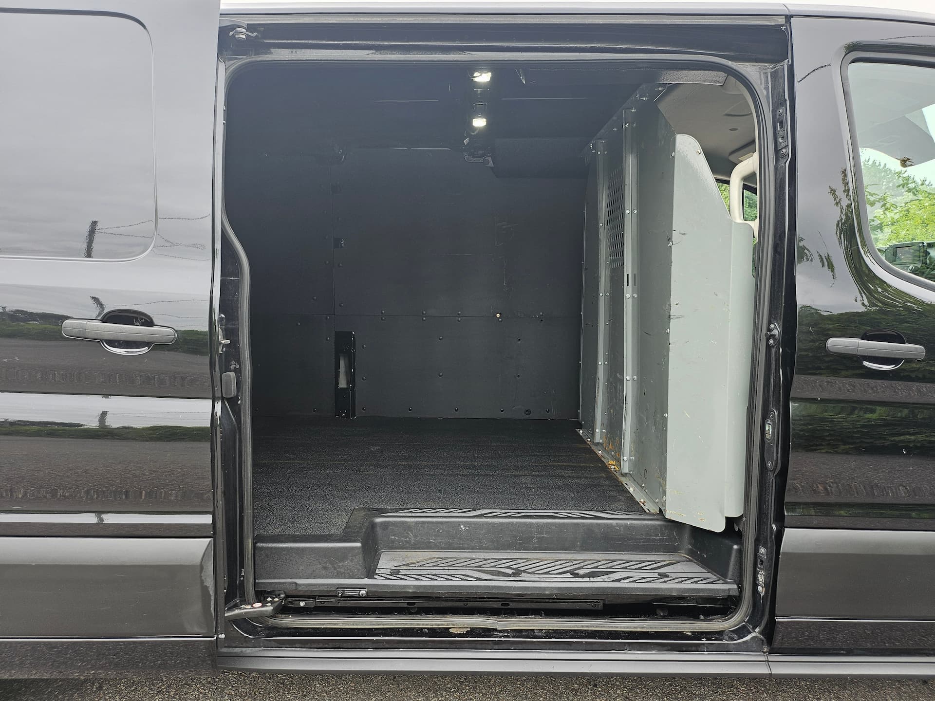 Ford Transit Cargo Van 2023 - Image 13