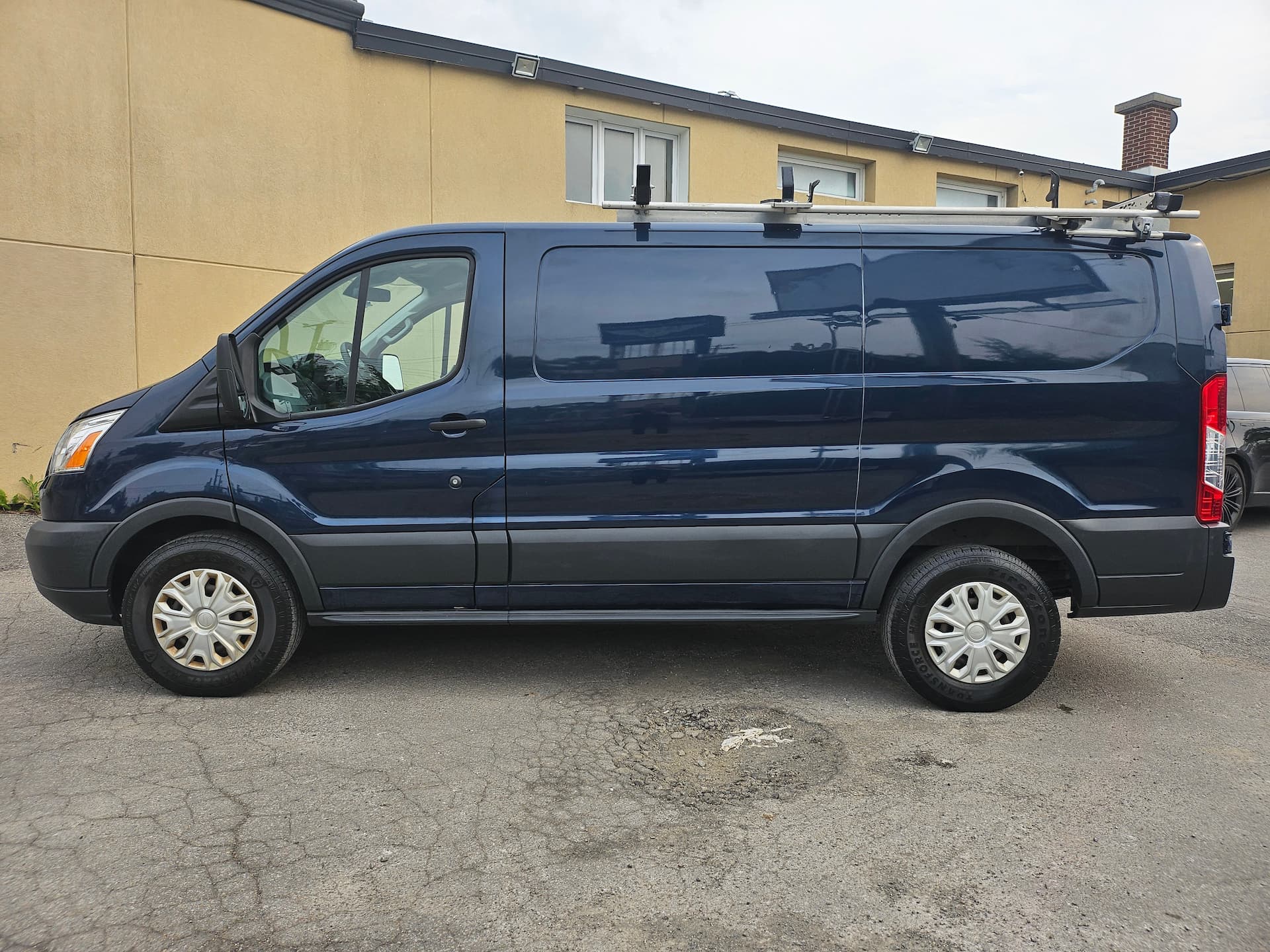 Ford Transit Cargo Van 2018 - Image 2