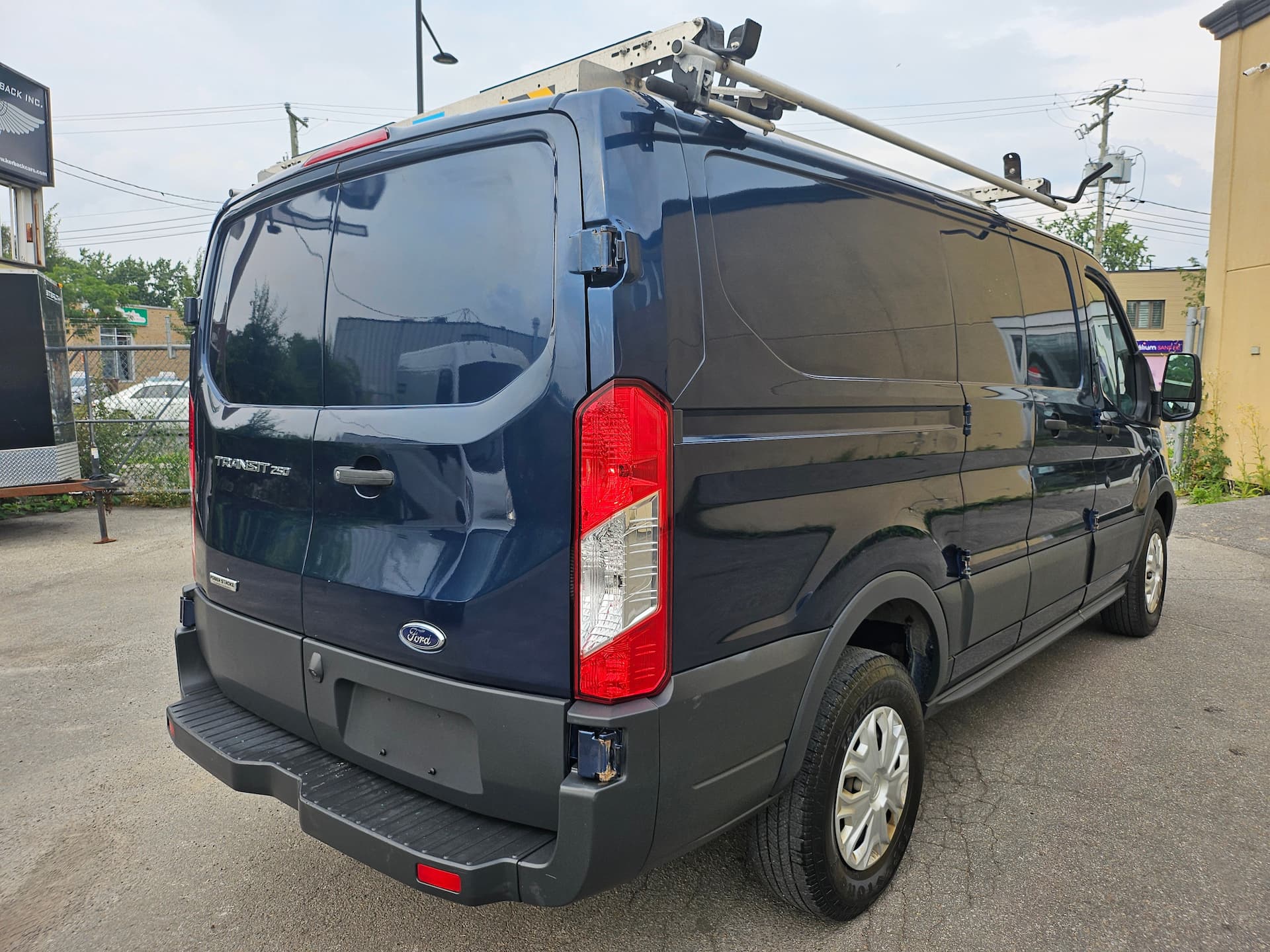 Ford Transit Cargo Van 2018 - Image 5