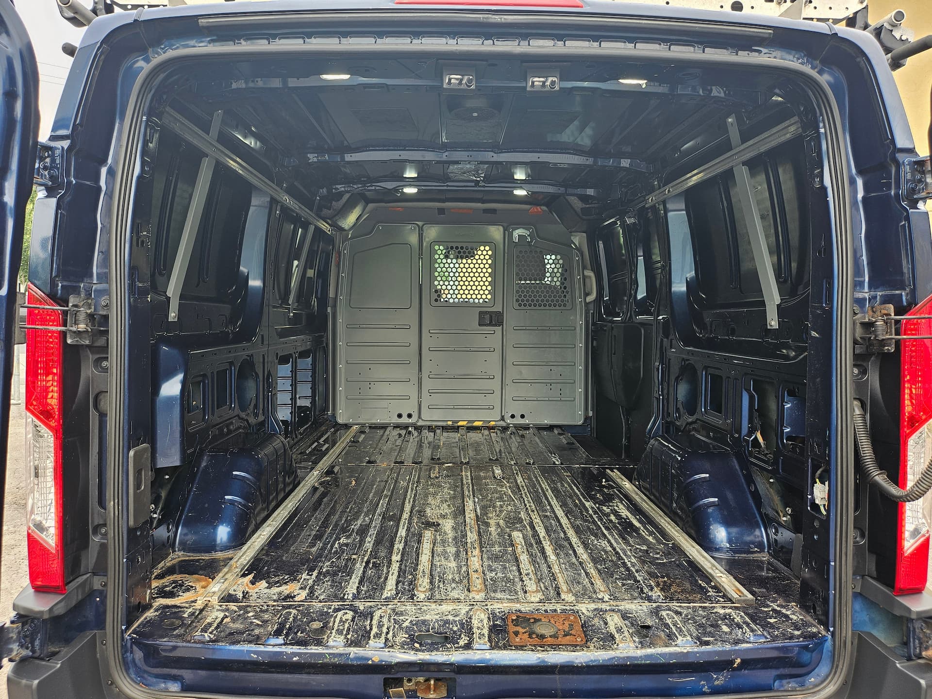 Ford Transit Cargo Van 2018 - Image 16
