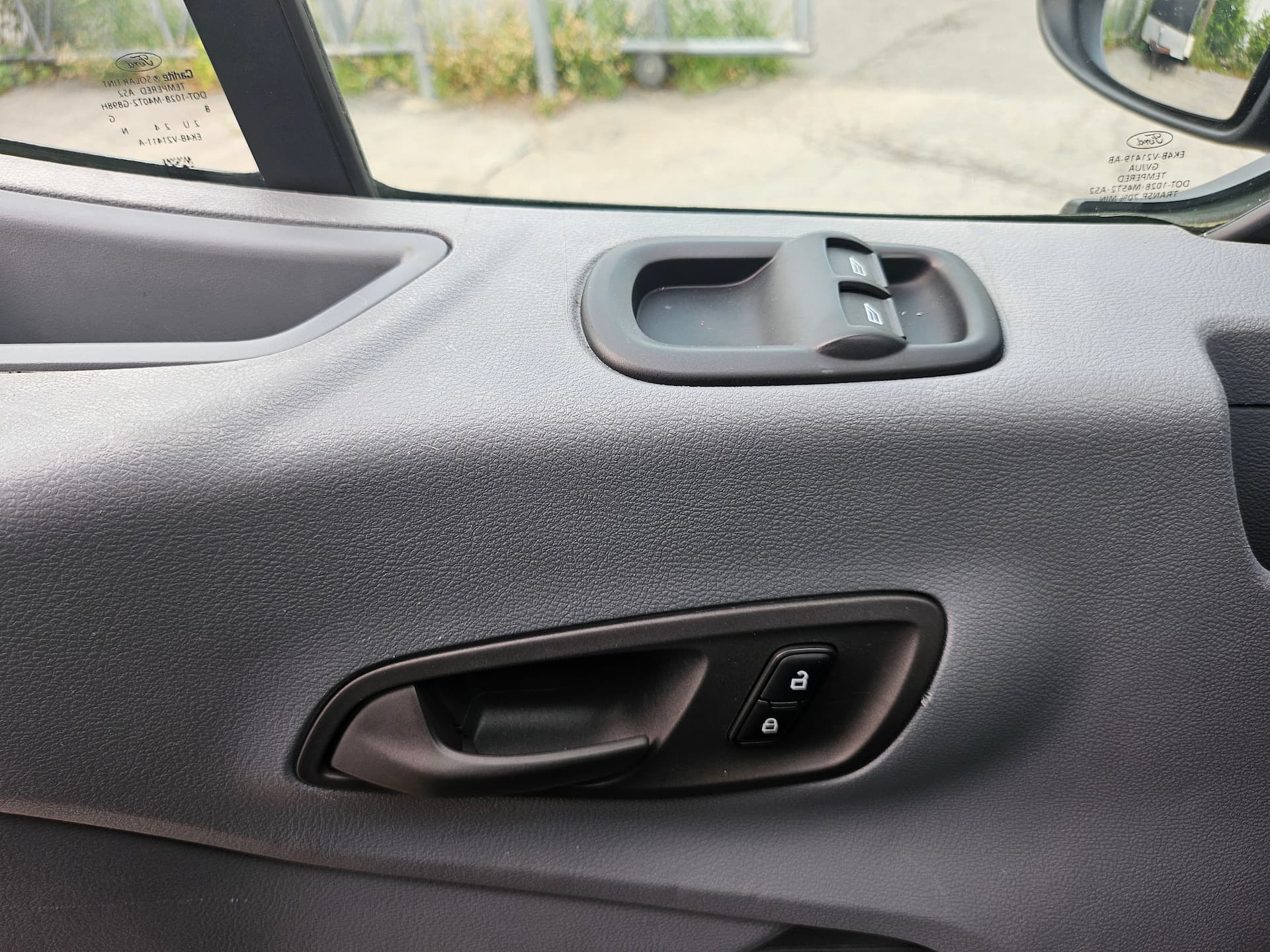 Ford Transit Cargo Van 2018 - Image 24