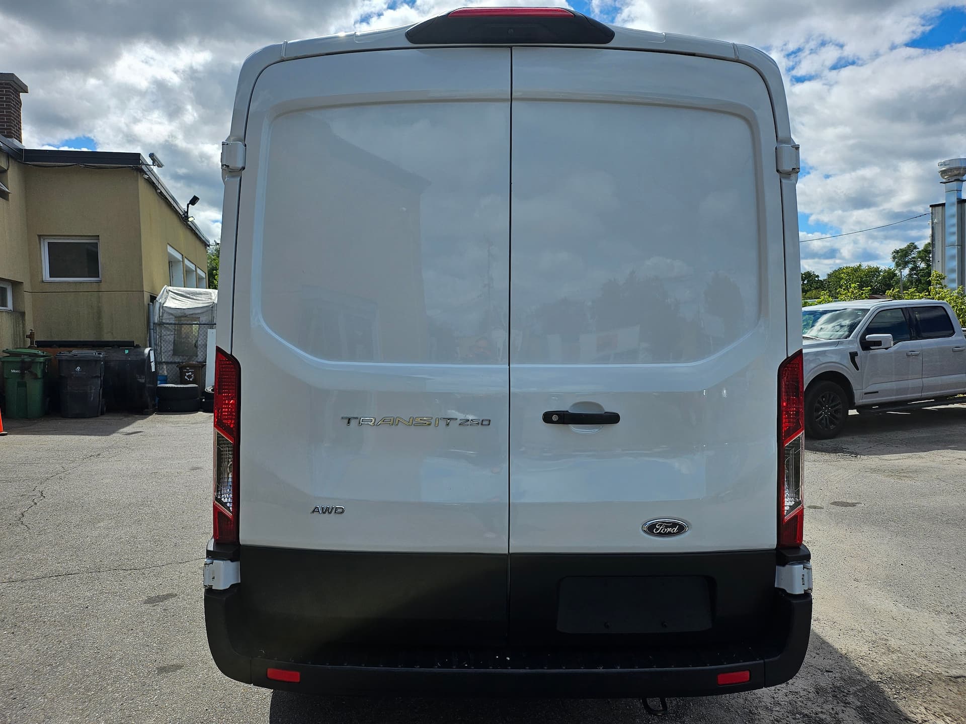 Ford Transit Cargo Van 2022 - Image 4