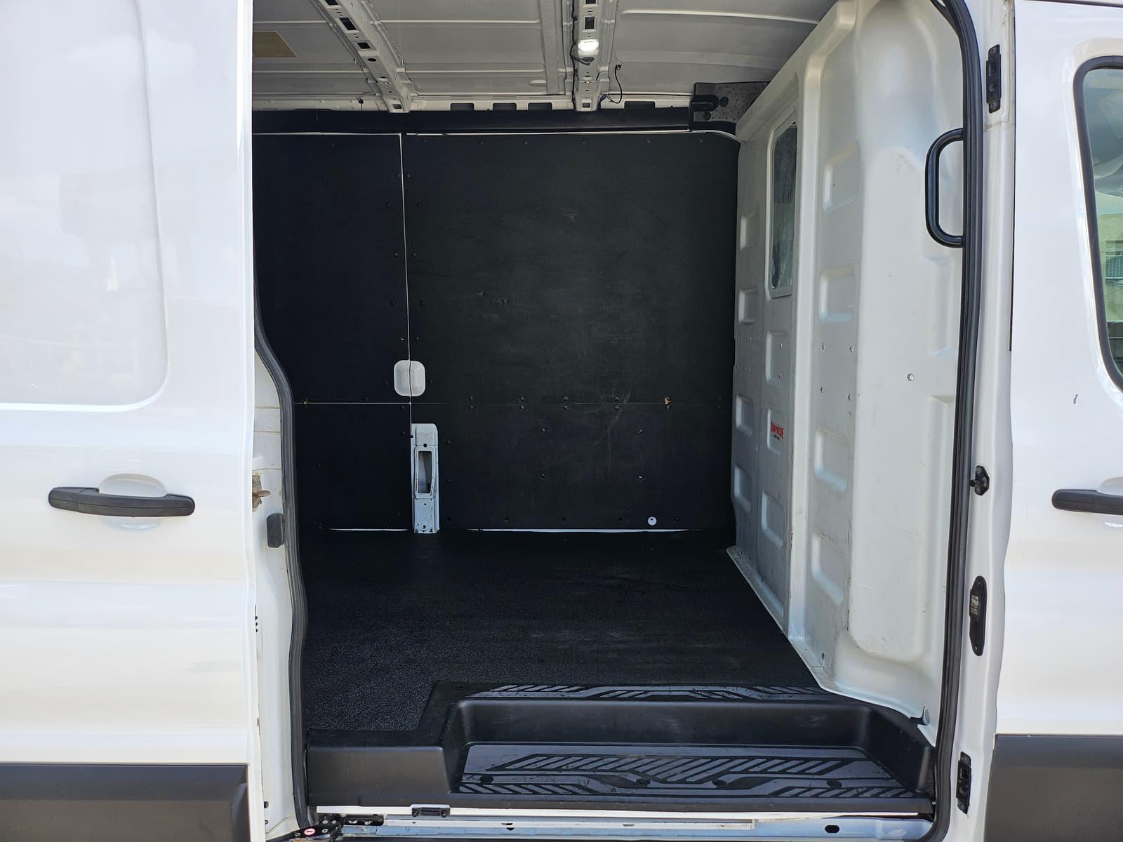 Ford Transit Cargo Van 2022 - Image 13