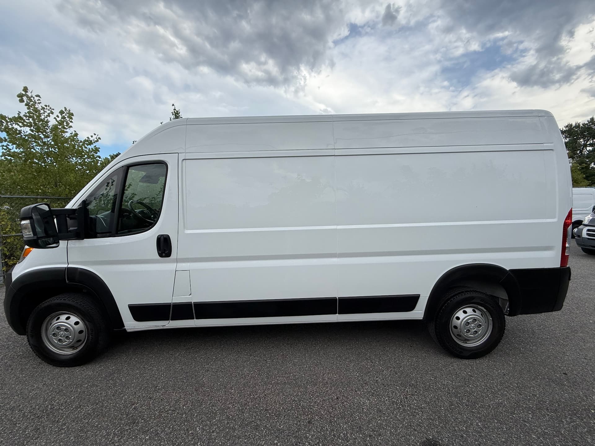Ram ProMaster Cargo Van 2023 - Image 2